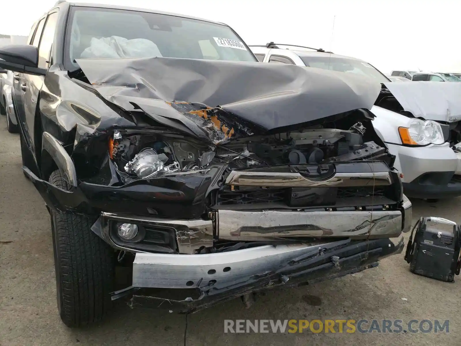 9 Photograph of a damaged car JTEBU5JR6L5745152 TOYOTA 4RUNNER 2020