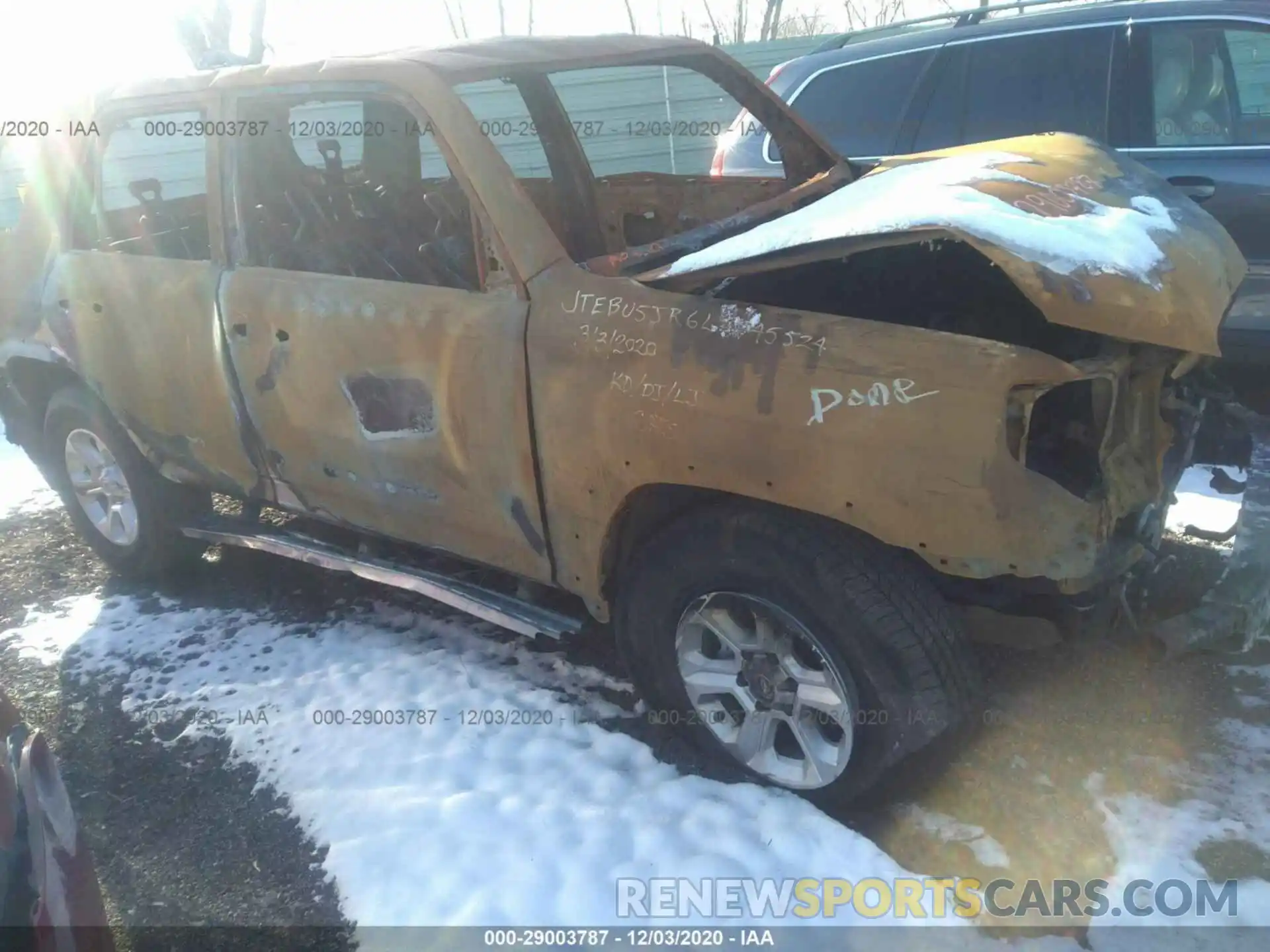 1 Photograph of a damaged car JTEBU5JR6L5745524 TOYOTA 4RUNNER 2020