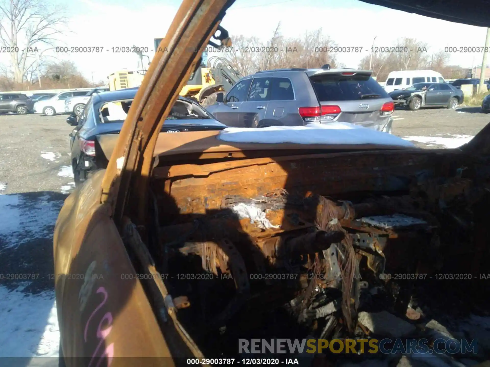 7 Photograph of a damaged car JTEBU5JR6L5745524 TOYOTA 4RUNNER 2020