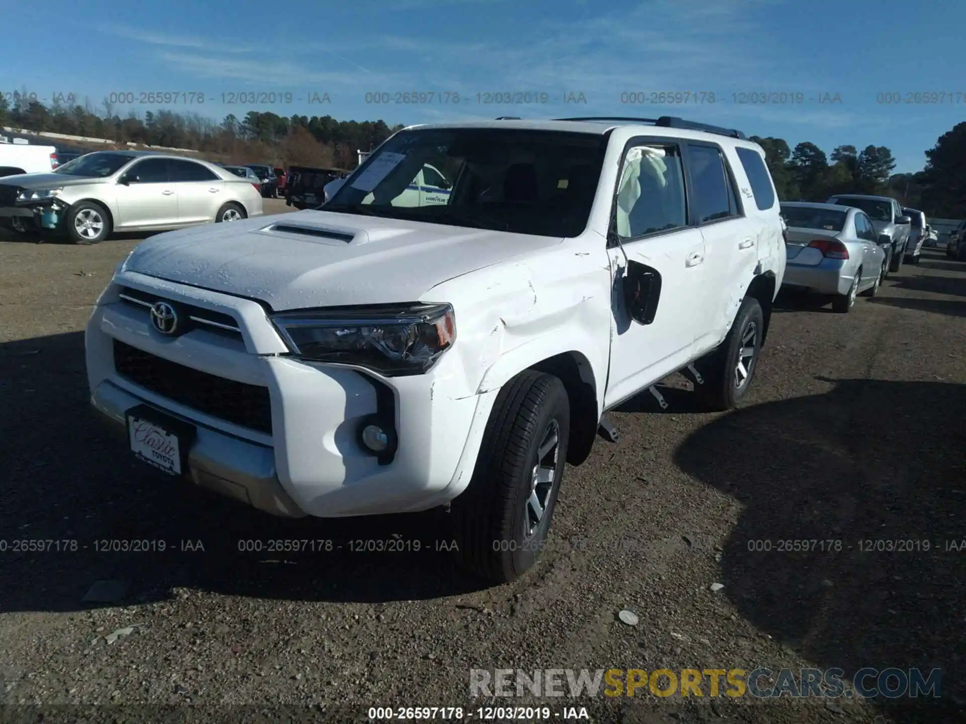 2 Фотография поврежденного автомобиля JTEBU5JR6L5745619 TOYOTA 4RUNNER 2020