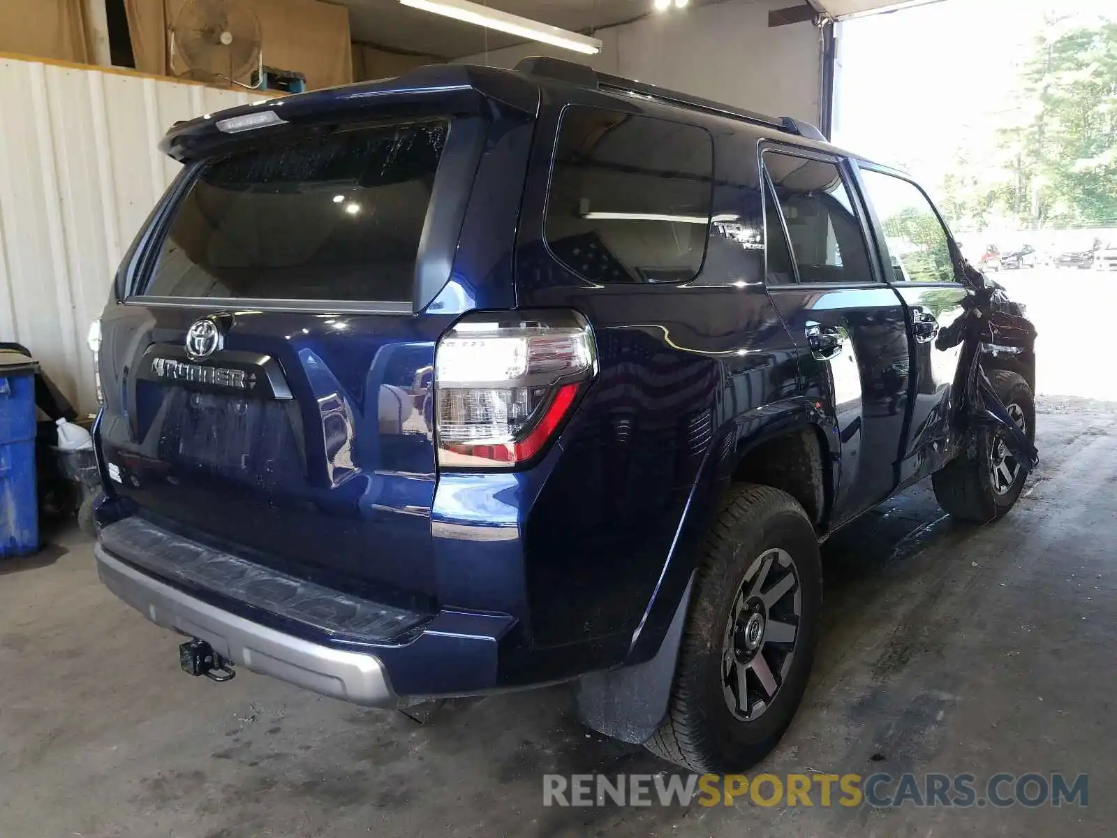 4 Photograph of a damaged car JTEBU5JR6L5745958 TOYOTA 4RUNNER 2020