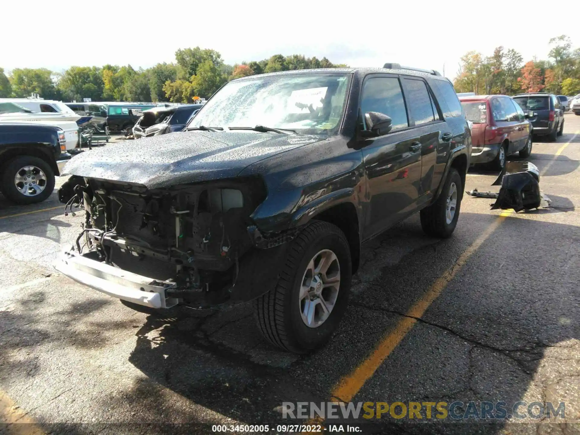 2 Photograph of a damaged car JTEBU5JR6L5747368 TOYOTA 4RUNNER 2020