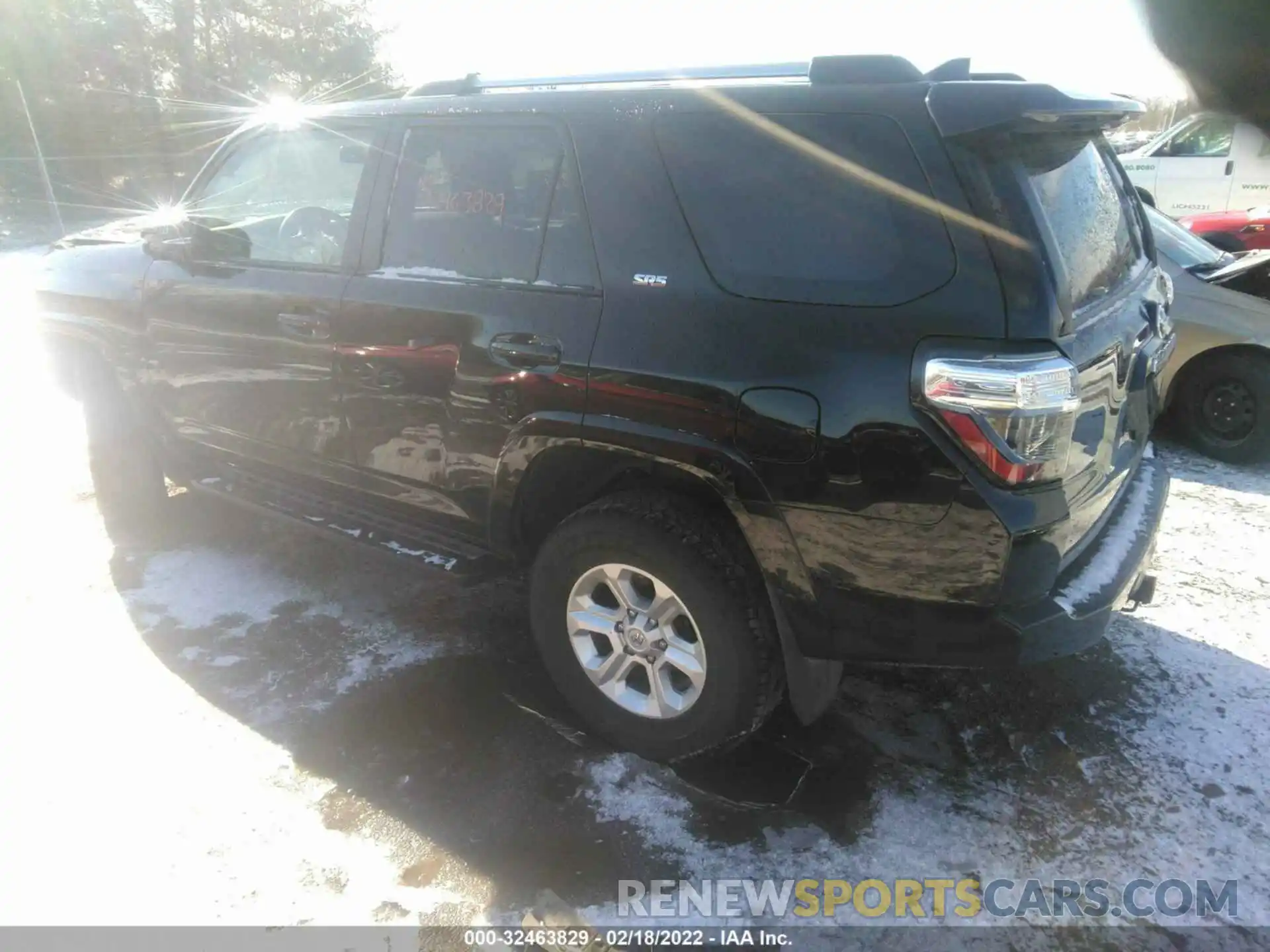 3 Photograph of a damaged car JTEBU5JR6L5747838 TOYOTA 4RUNNER 2020