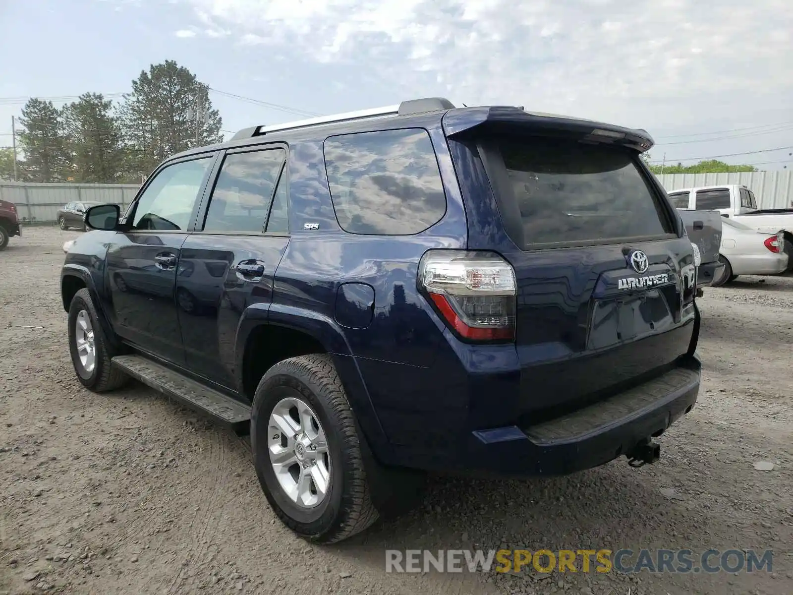 3 Photograph of a damaged car JTEBU5JR6L5748309 TOYOTA 4RUNNER 2020