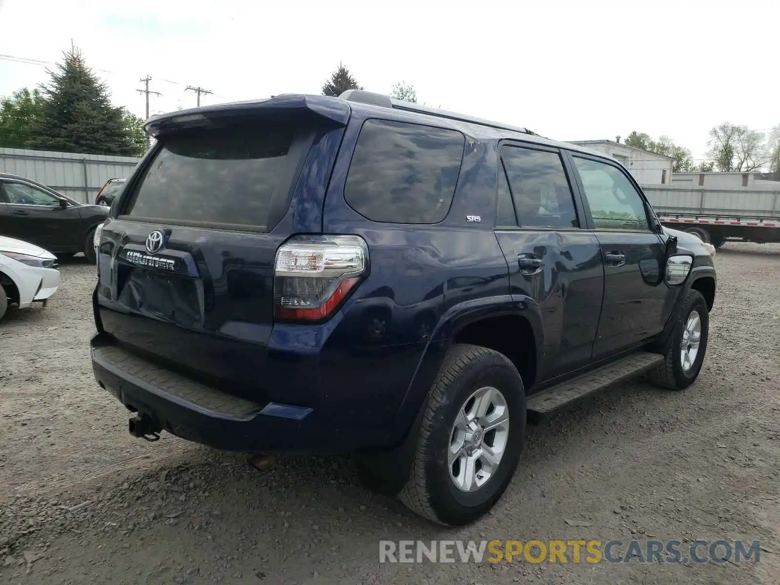 4 Photograph of a damaged car JTEBU5JR6L5748309 TOYOTA 4RUNNER 2020