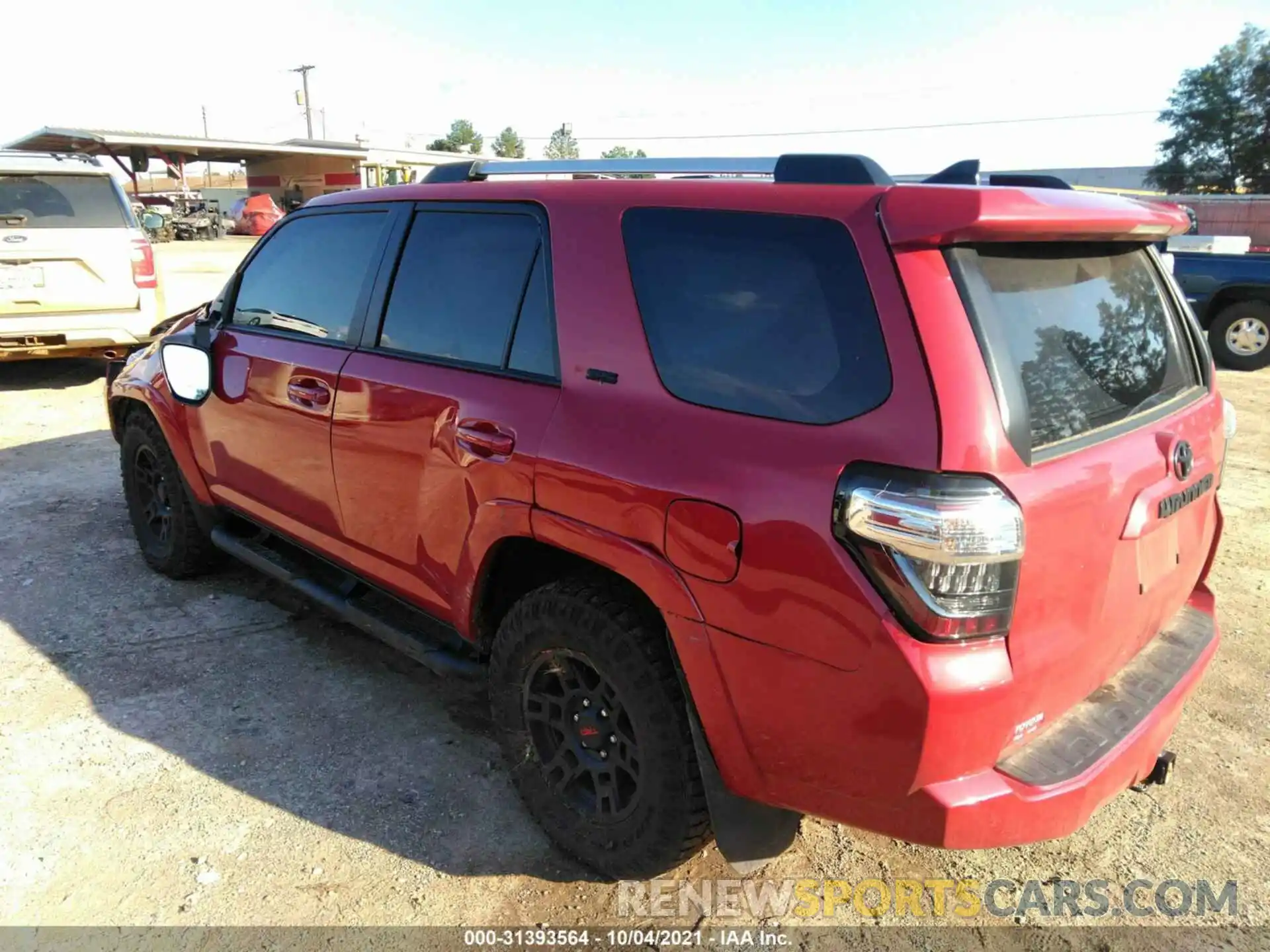 3 Photograph of a damaged car JTEBU5JR6L5748777 TOYOTA 4RUNNER 2020