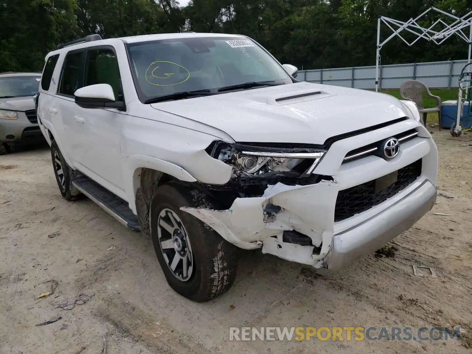 1 Photograph of a damaged car JTEBU5JR6L5749993 TOYOTA 4RUNNER 2020