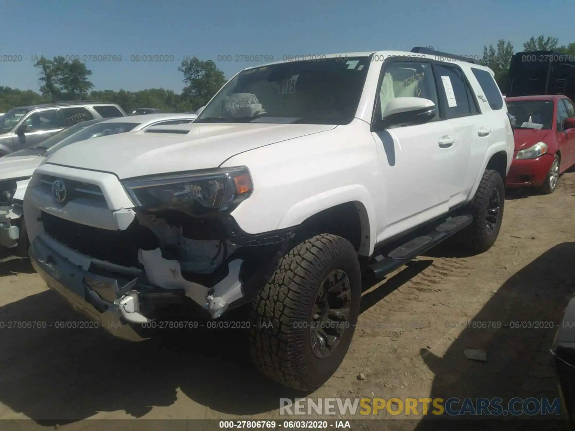 2 Фотография поврежденного автомобиля JTEBU5JR6L5753526 TOYOTA 4RUNNER 2020