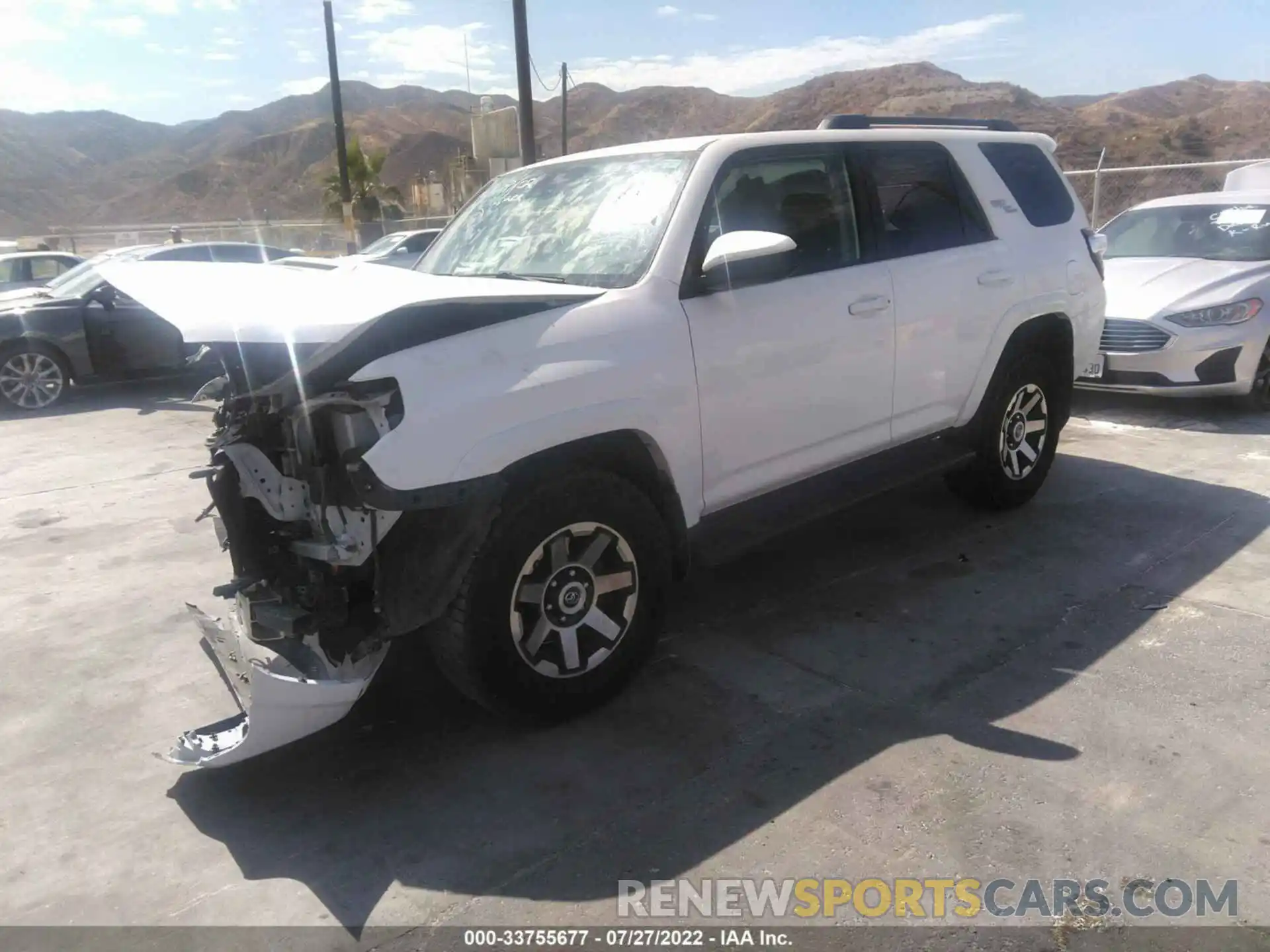 2 Photograph of a damaged car JTEBU5JR6L5756569 TOYOTA 4RUNNER 2020