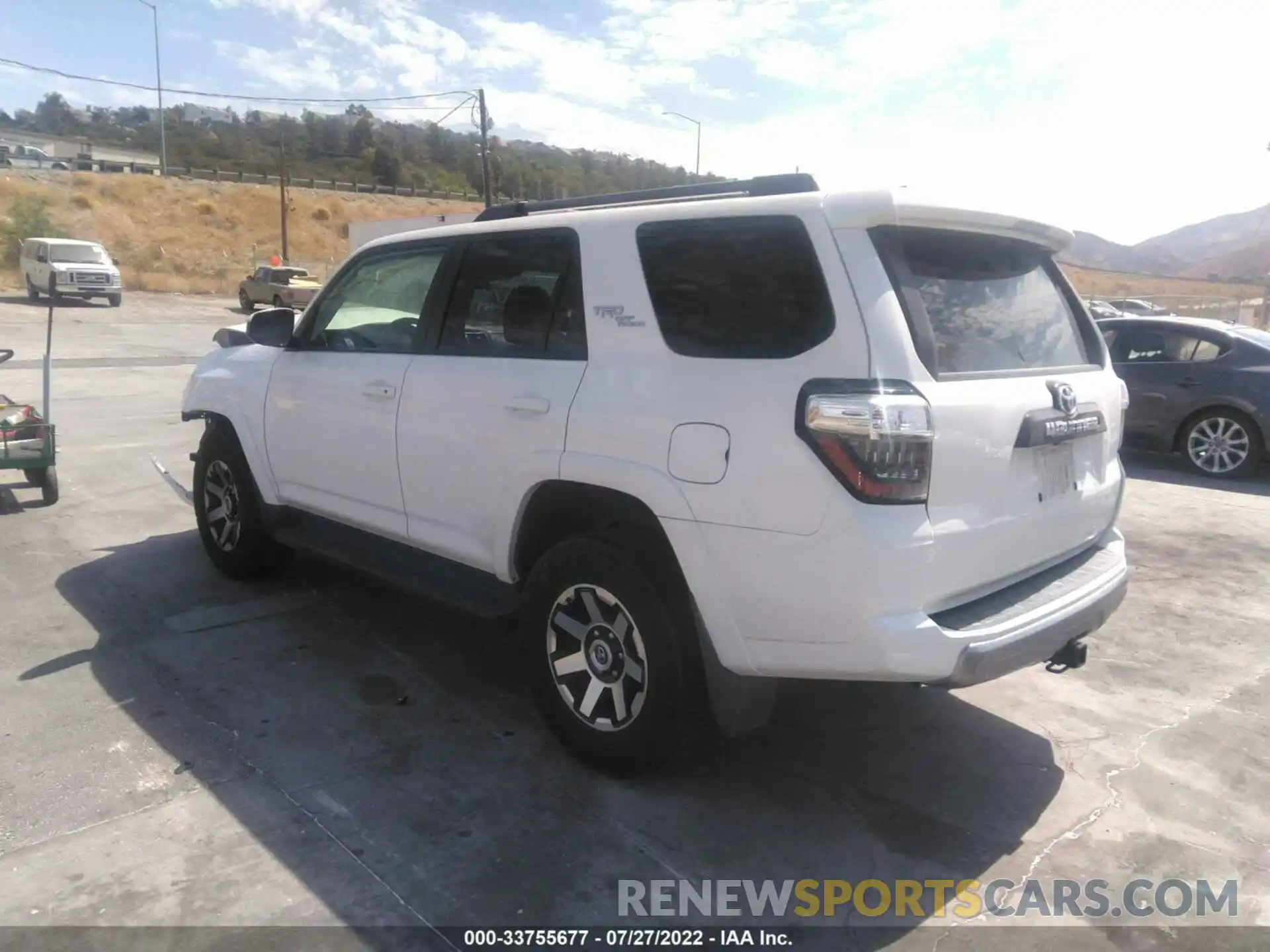 3 Photograph of a damaged car JTEBU5JR6L5756569 TOYOTA 4RUNNER 2020