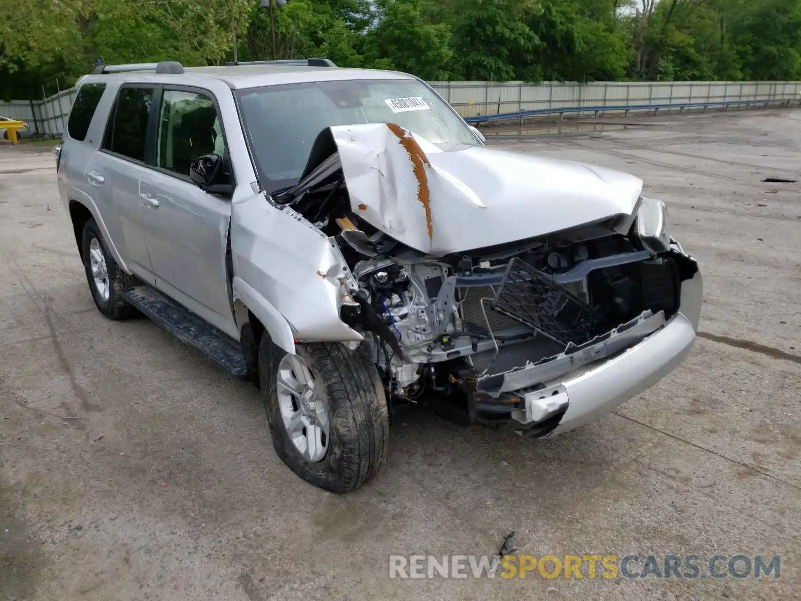 1 Photograph of a damaged car JTEBU5JR6L5756748 TOYOTA 4RUNNER 2020