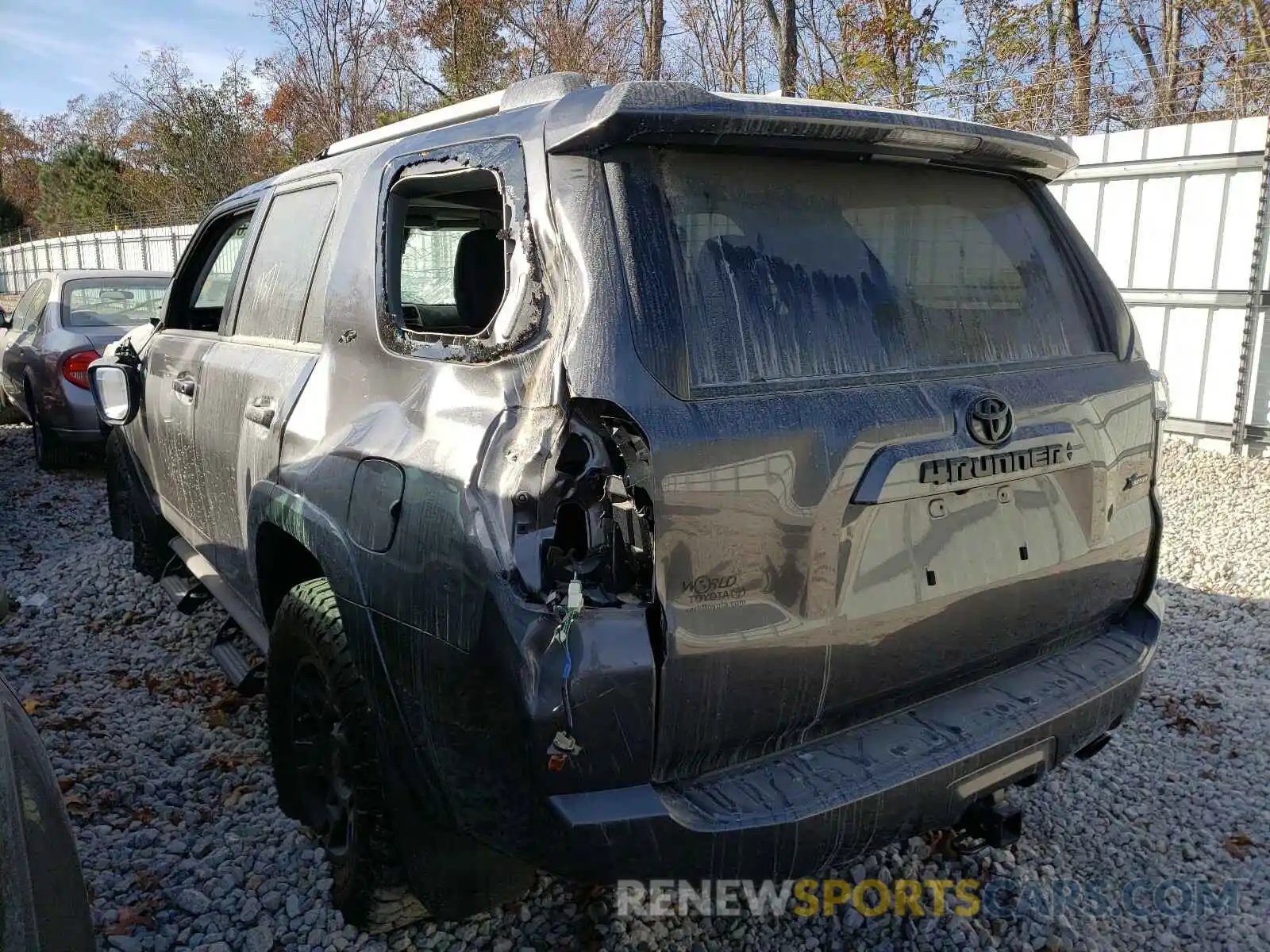 3 Photograph of a damaged car JTEBU5JR6L5757527 TOYOTA 4RUNNER 2020