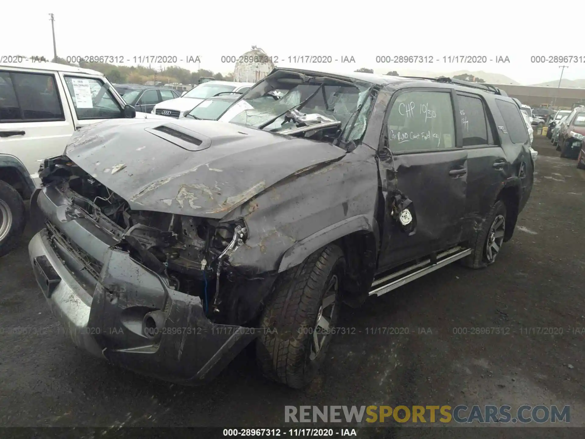 2 Фотография поврежденного автомобиля JTEBU5JR6L5758936 TOYOTA 4RUNNER 2020