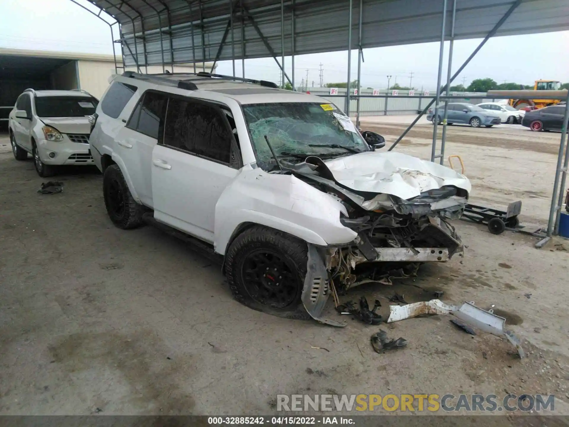 1 Photograph of a damaged car JTEBU5JR6L5761769 TOYOTA 4RUNNER 2020