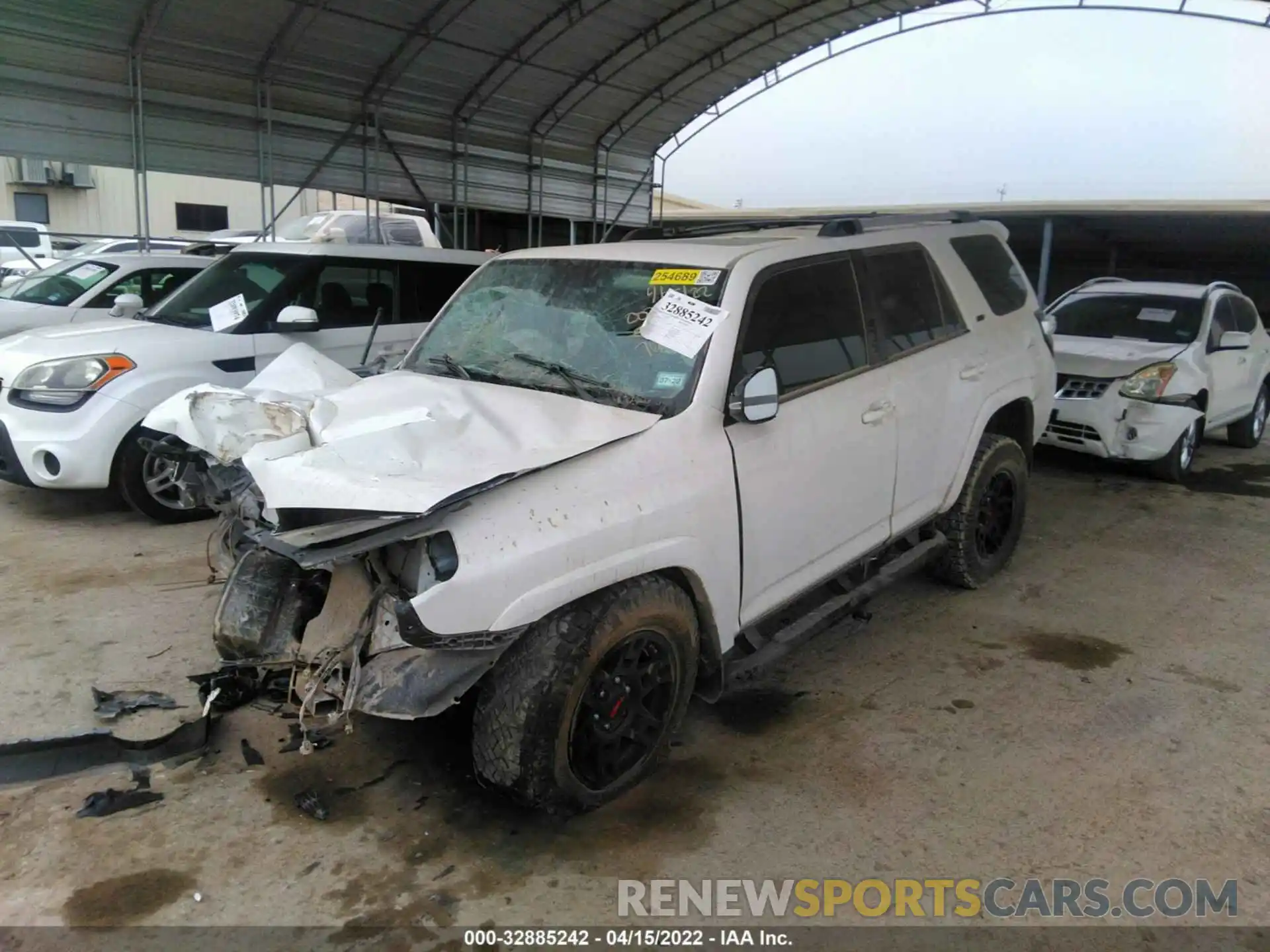 2 Photograph of a damaged car JTEBU5JR6L5761769 TOYOTA 4RUNNER 2020