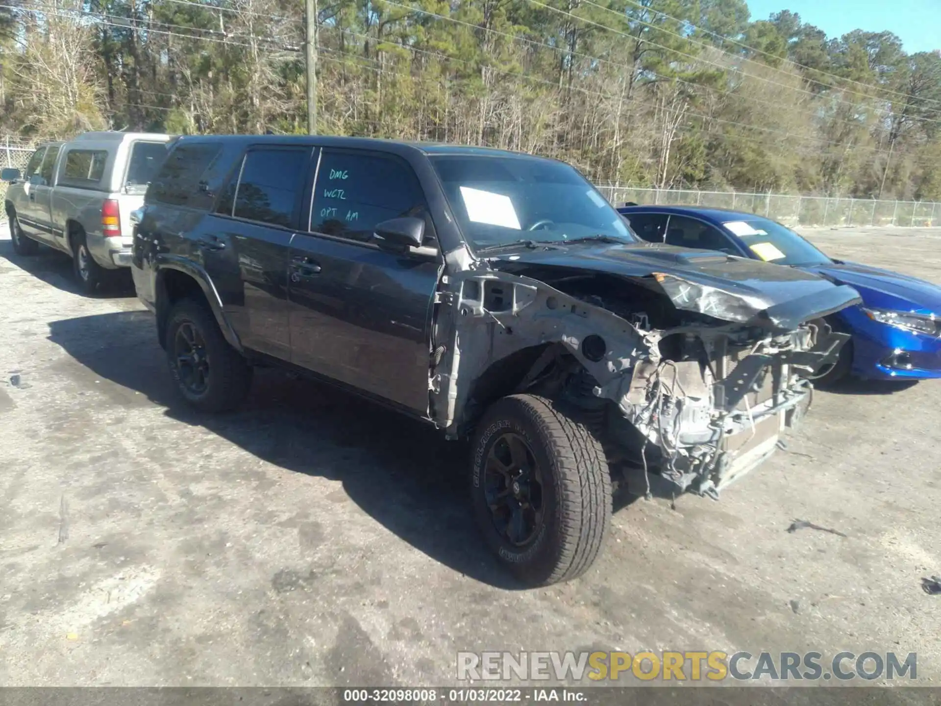 1 Photograph of a damaged car JTEBU5JR6L5762498 TOYOTA 4RUNNER 2020