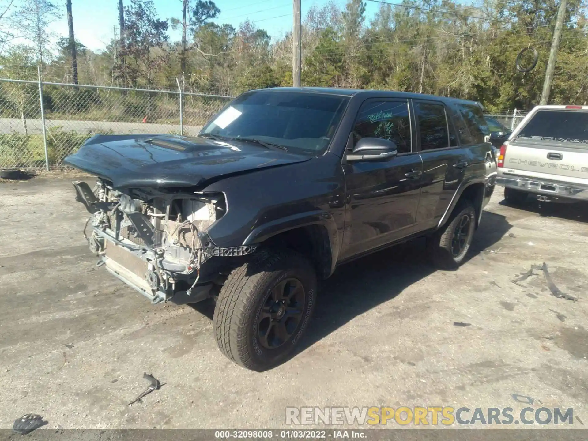 2 Photograph of a damaged car JTEBU5JR6L5762498 TOYOTA 4RUNNER 2020