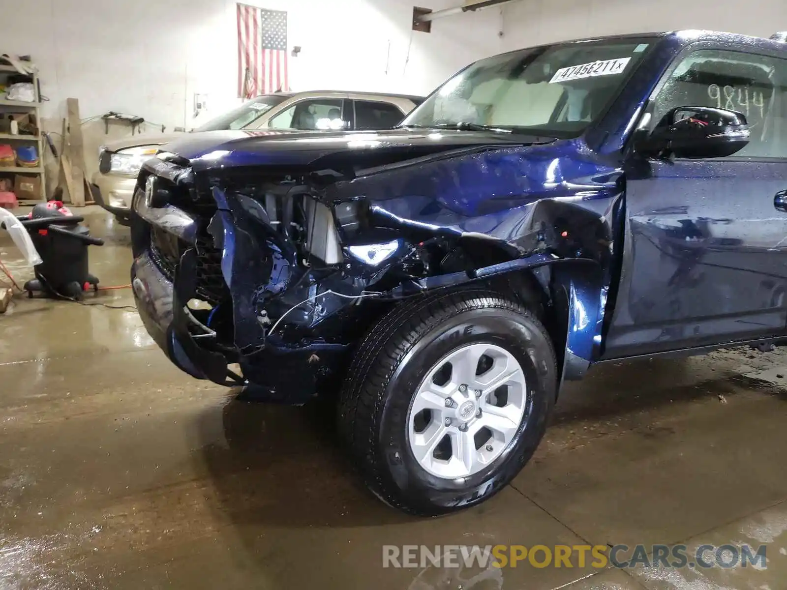 9 Photograph of a damaged car JTEBU5JR6L5762999 TOYOTA 4RUNNER 2020