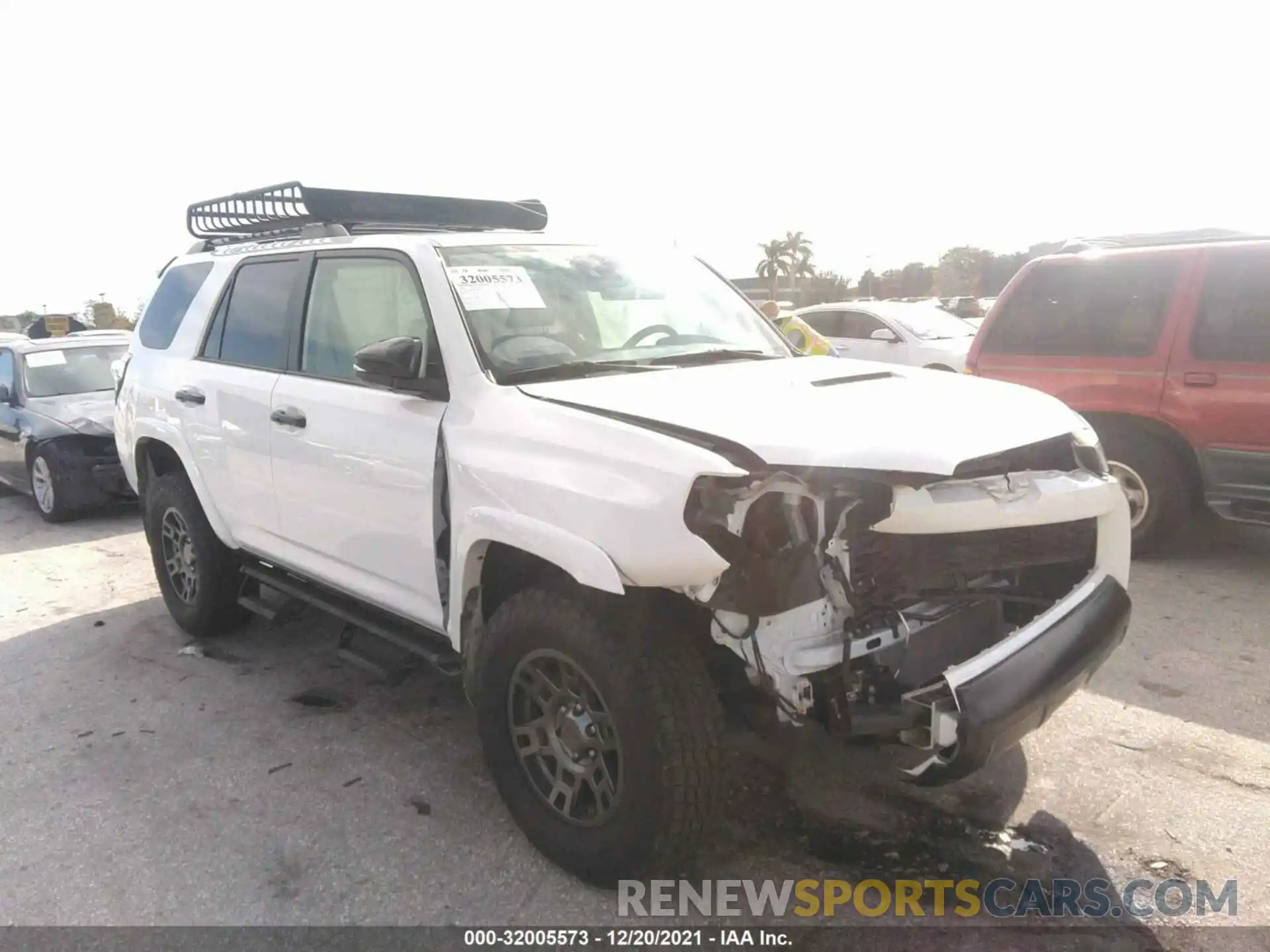 1 Photograph of a damaged car JTEBU5JR6L5765305 TOYOTA 4RUNNER 2020