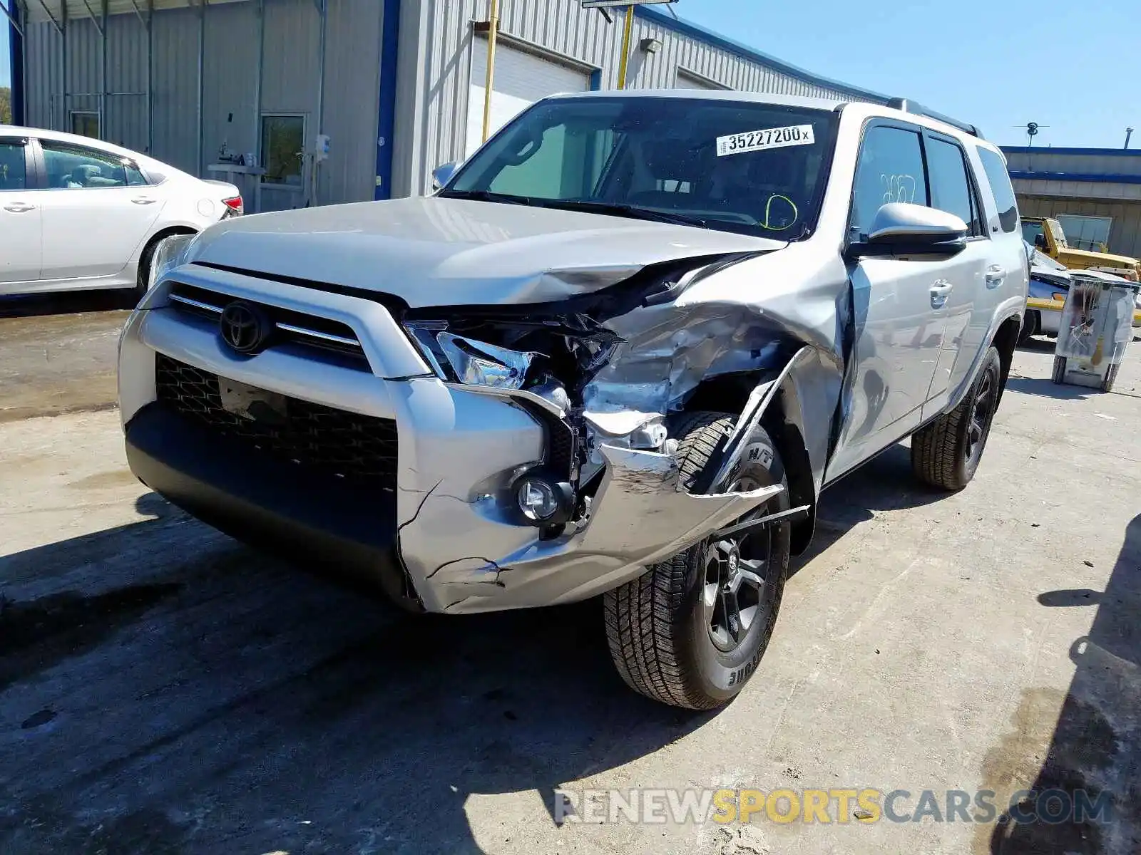 2 Photograph of a damaged car JTEBU5JR6L5766809 TOYOTA 4RUNNER 2020