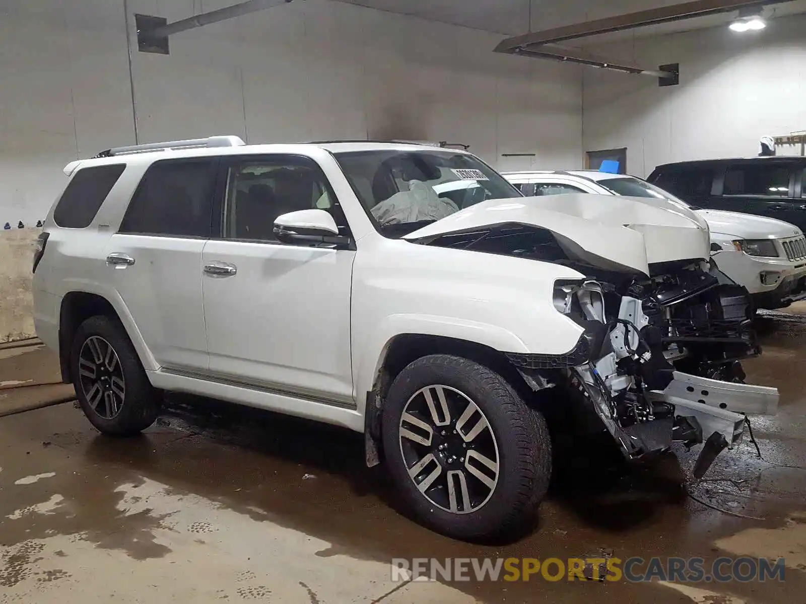 1 Photograph of a damaged car JTEBU5JR6L5767037 TOYOTA 4RUNNER 2020