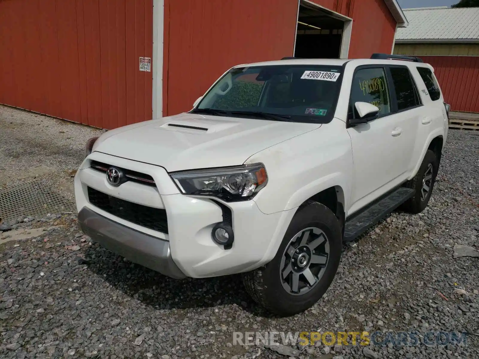 2 Photograph of a damaged car JTEBU5JR6L5768740 TOYOTA 4RUNNER 2020