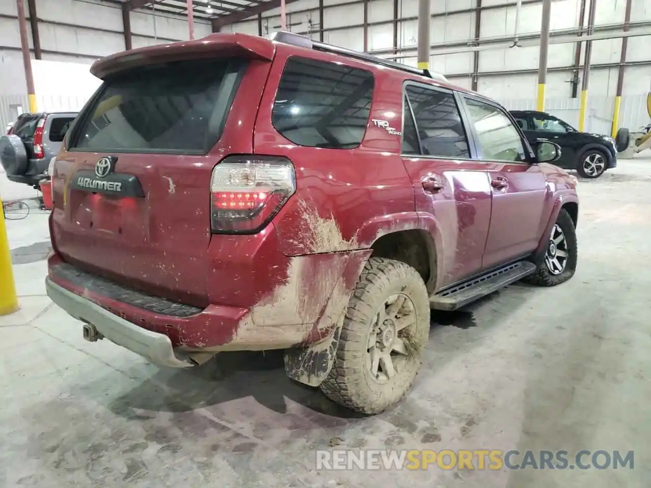 4 Photograph of a damaged car JTEBU5JR6L5770021 TOYOTA 4RUNNER 2020