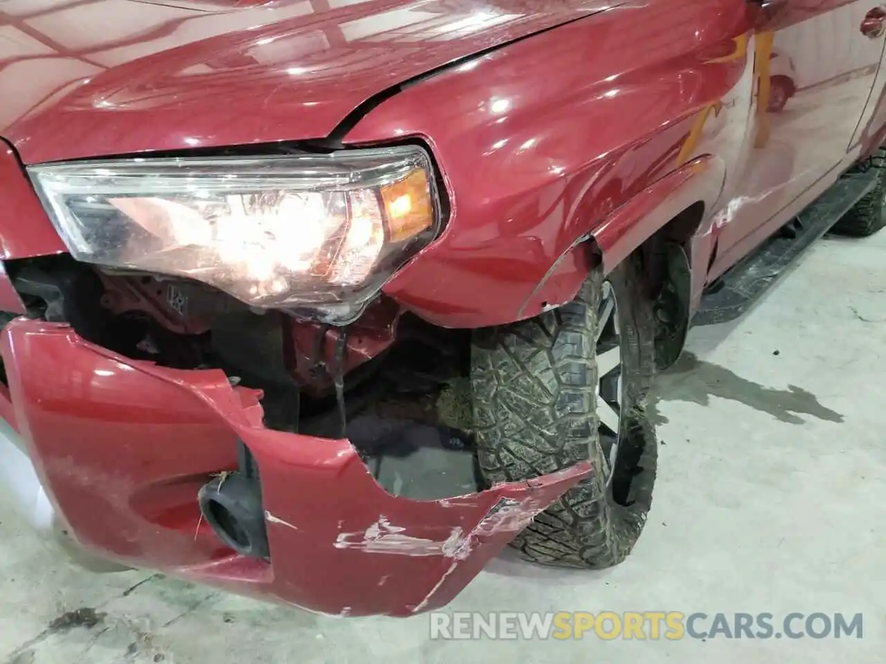 9 Photograph of a damaged car JTEBU5JR6L5770021 TOYOTA 4RUNNER 2020