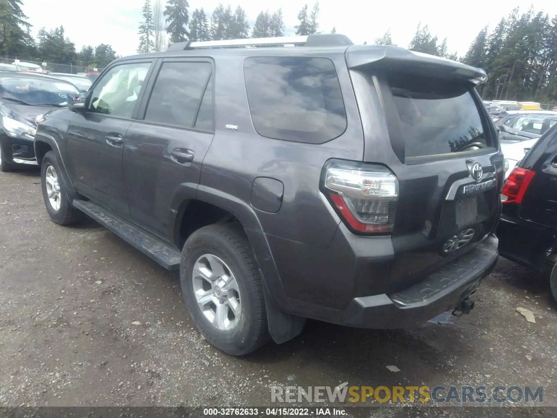 3 Фотография поврежденного автомобиля JTEBU5JR6L5776563 TOYOTA 4RUNNER 2020