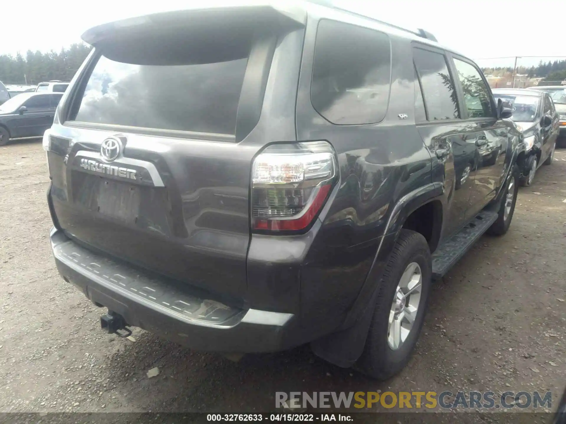 4 Photograph of a damaged car JTEBU5JR6L5776563 TOYOTA 4RUNNER 2020