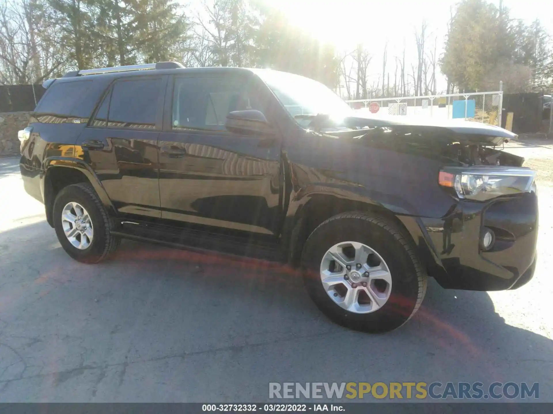 1 Photograph of a damaged car JTEBU5JR6L5778734 TOYOTA 4RUNNER 2020