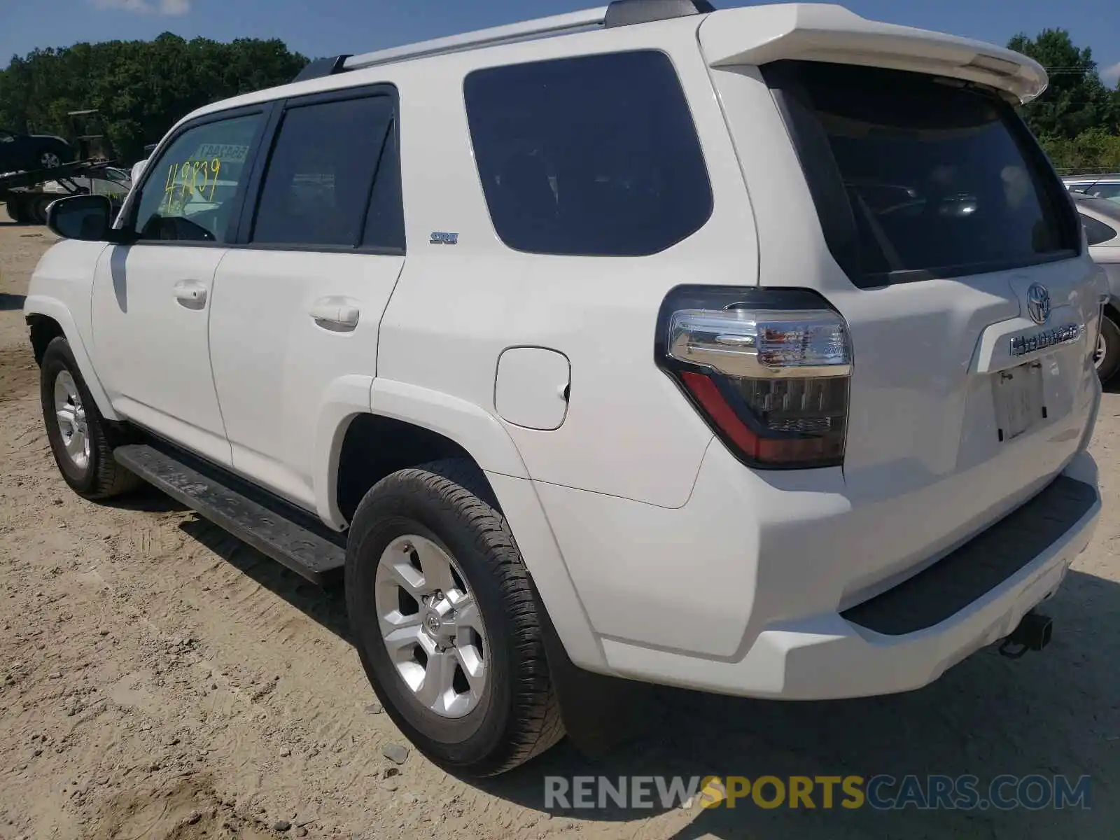 3 Photograph of a damaged car JTEBU5JR6L5779074 TOYOTA 4RUNNER 2020