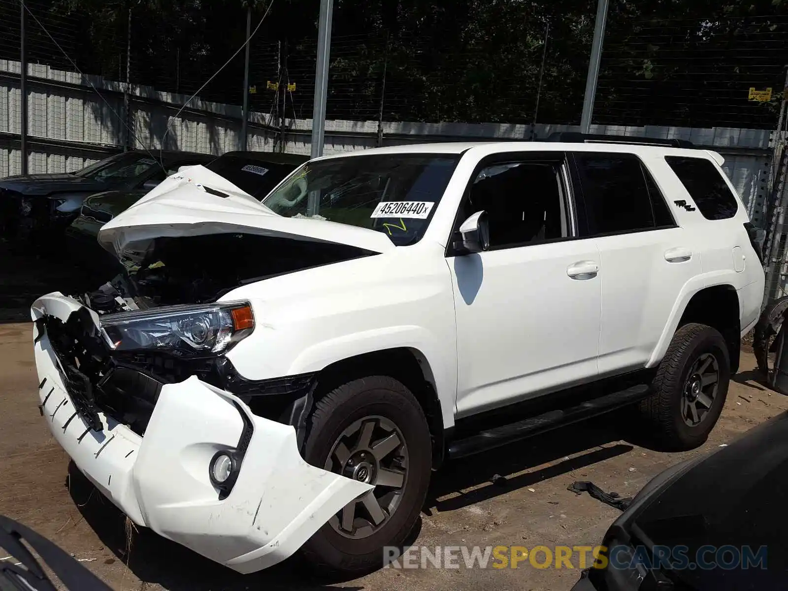 2 Photograph of a damaged car JTEBU5JR6L5779155 TOYOTA 4RUNNER 2020