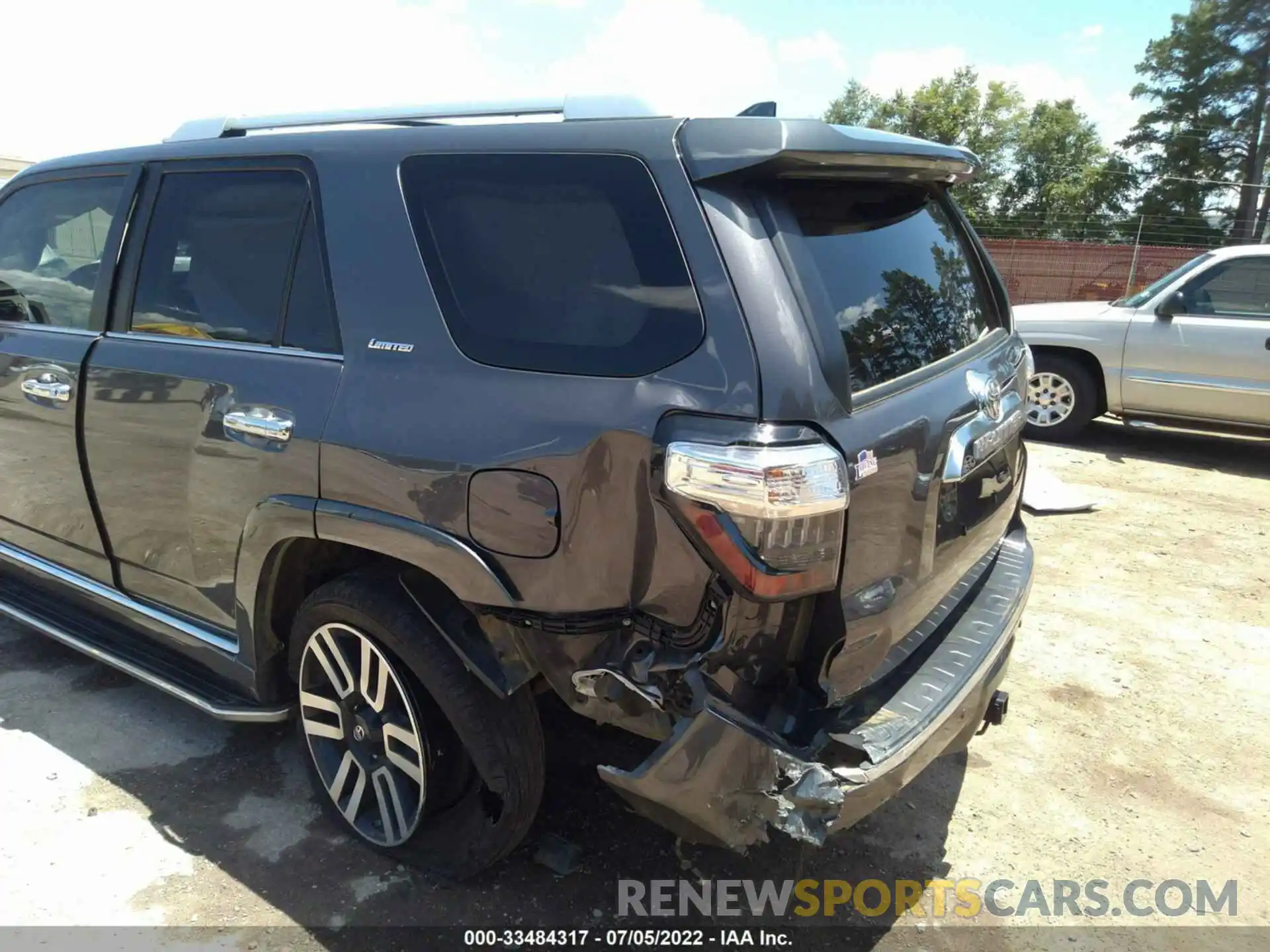 6 Photograph of a damaged car JTEBU5JR6L5780287 TOYOTA 4RUNNER 2020