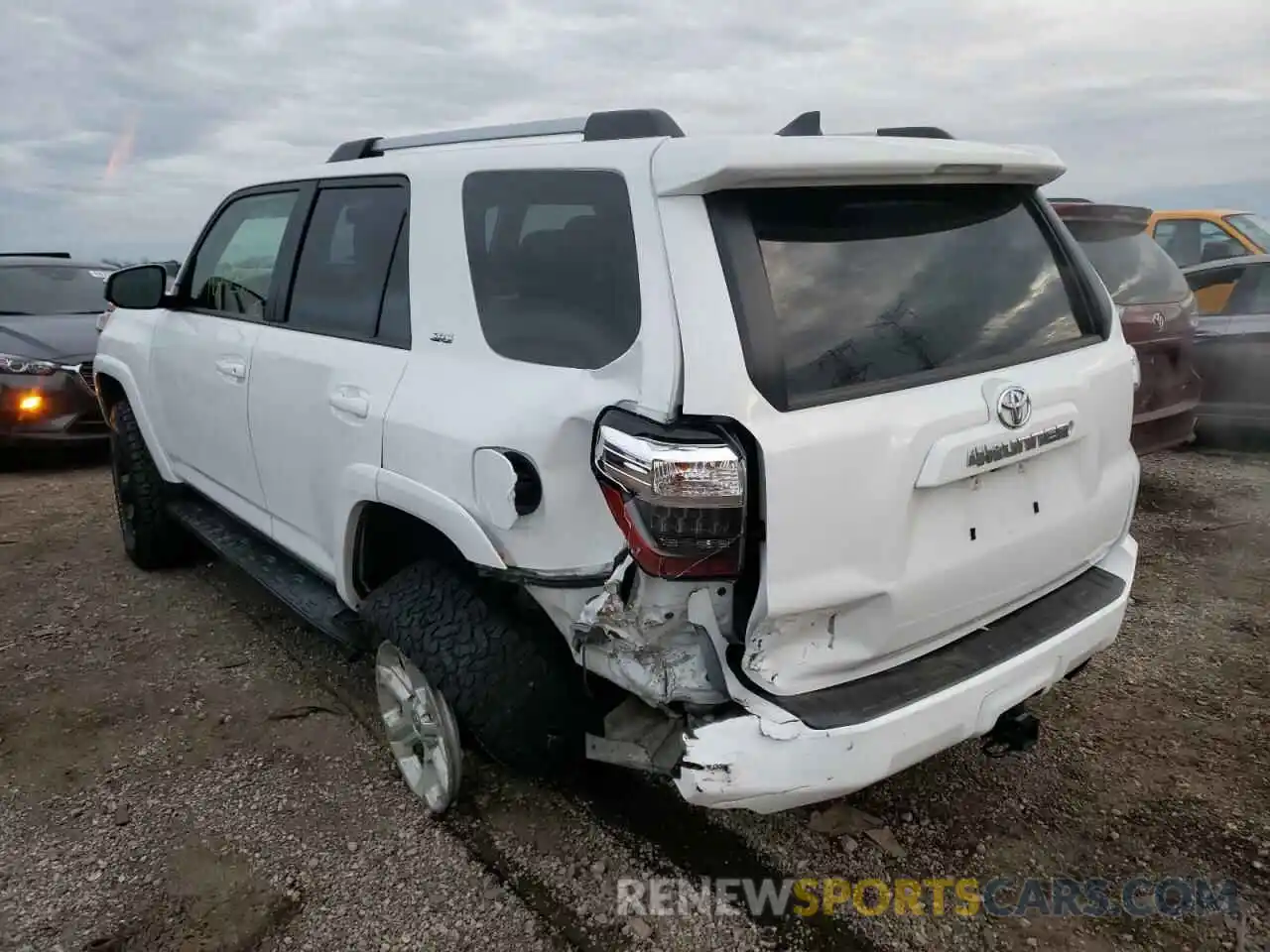 3 Photograph of a damaged car JTEBU5JR6L5781679 TOYOTA 4RUNNER 2020