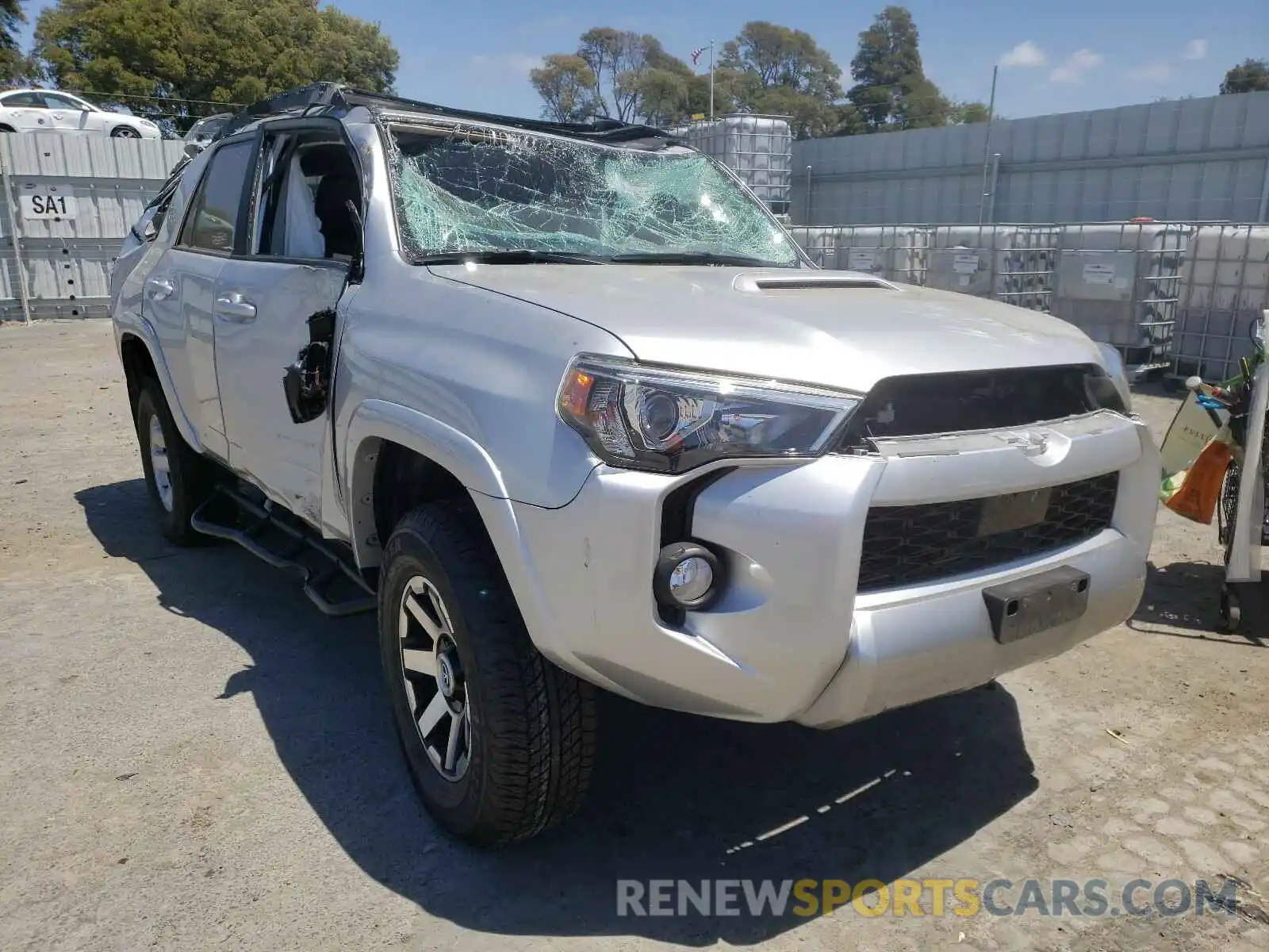 1 Photograph of a damaged car JTEBU5JR6L5782685 TOYOTA 4RUNNER 2020