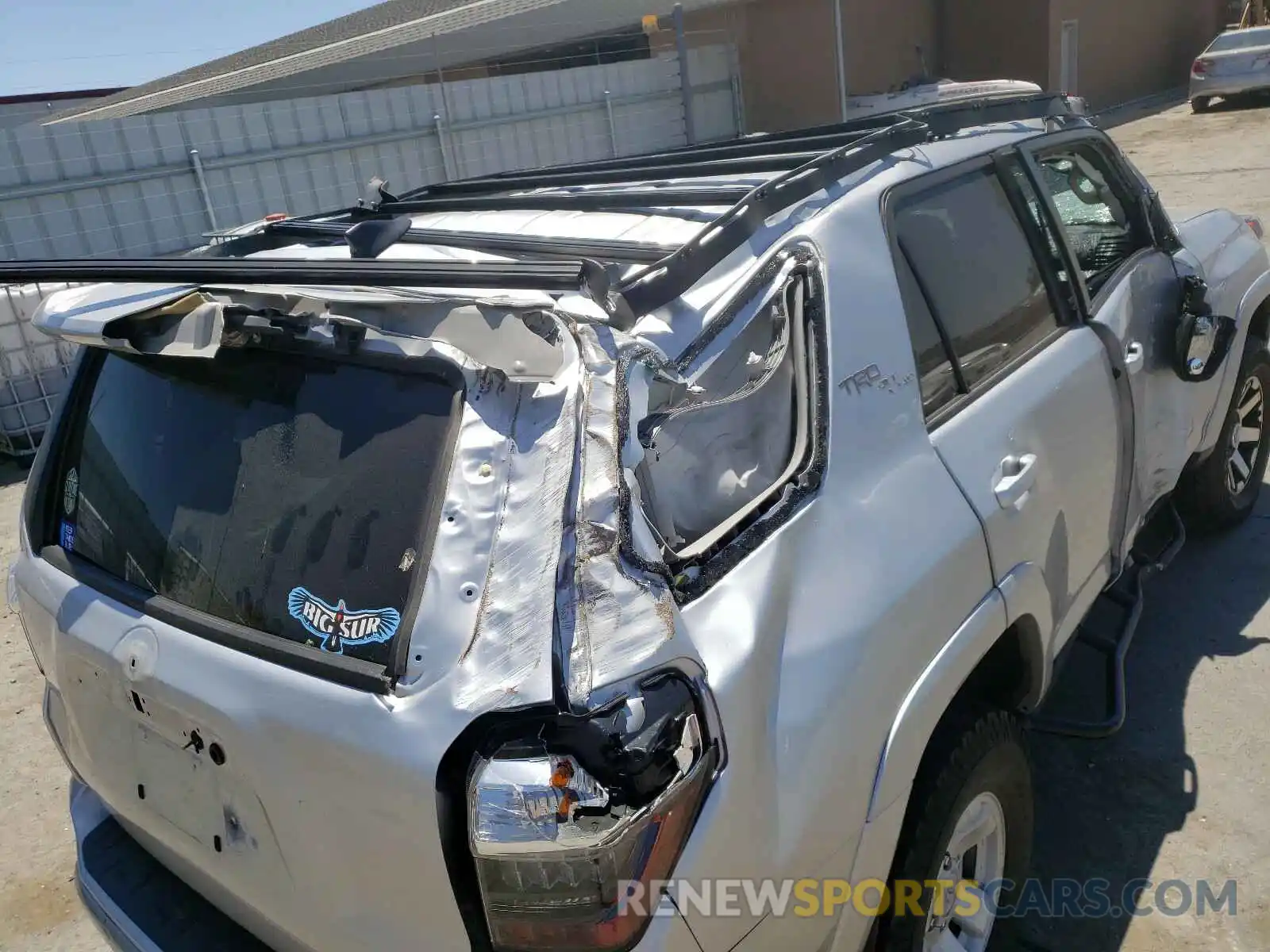 9 Photograph of a damaged car JTEBU5JR6L5782685 TOYOTA 4RUNNER 2020