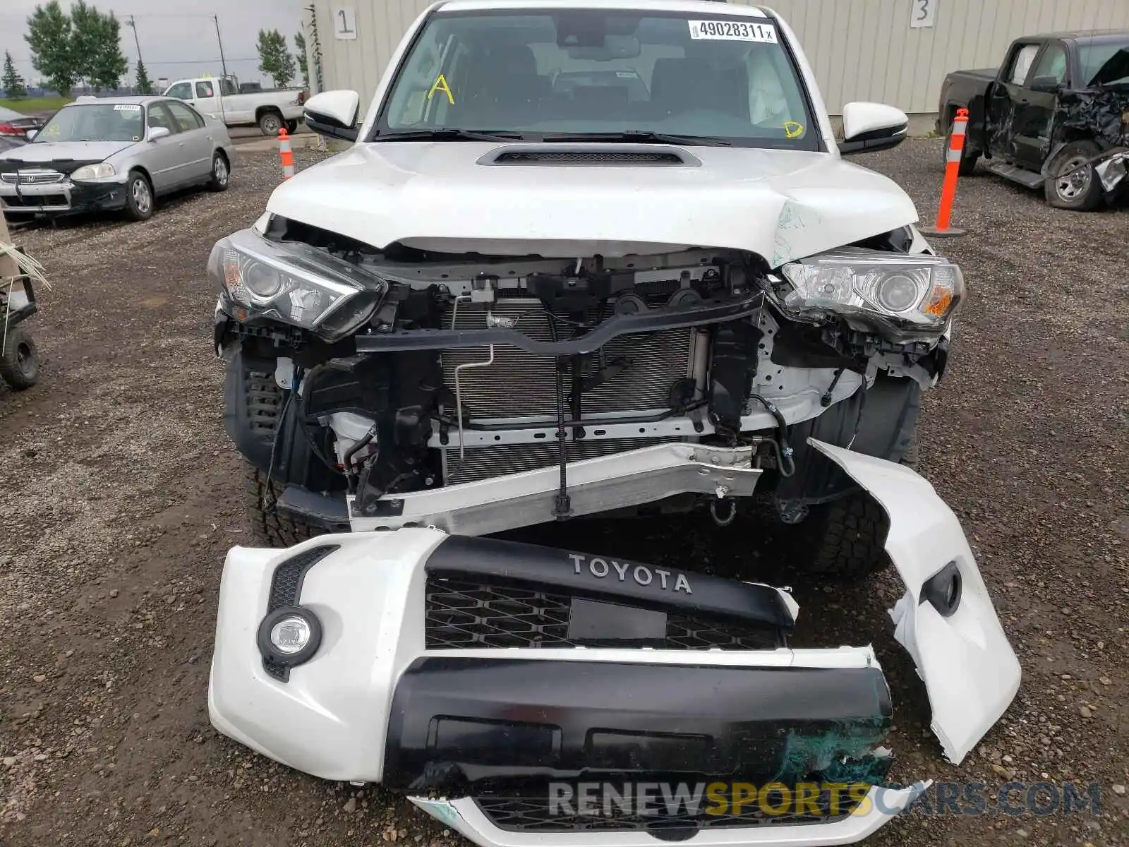 9 Photograph of a damaged car JTEBU5JR6L5782704 TOYOTA 4RUNNER 2020