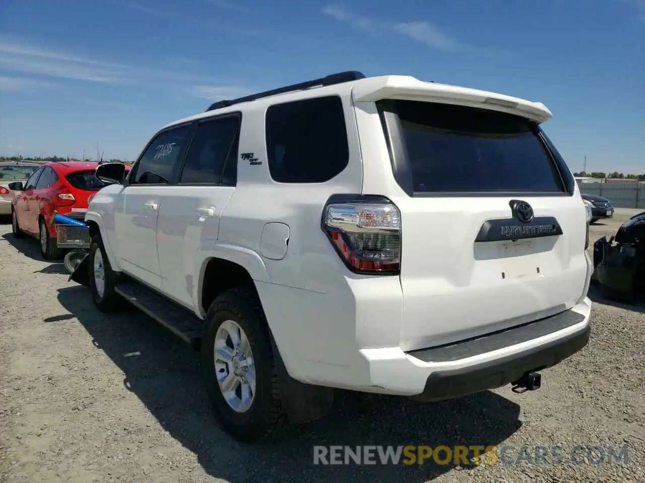 3 Photograph of a damaged car JTEBU5JR6L5784131 TOYOTA 4RUNNER 2020