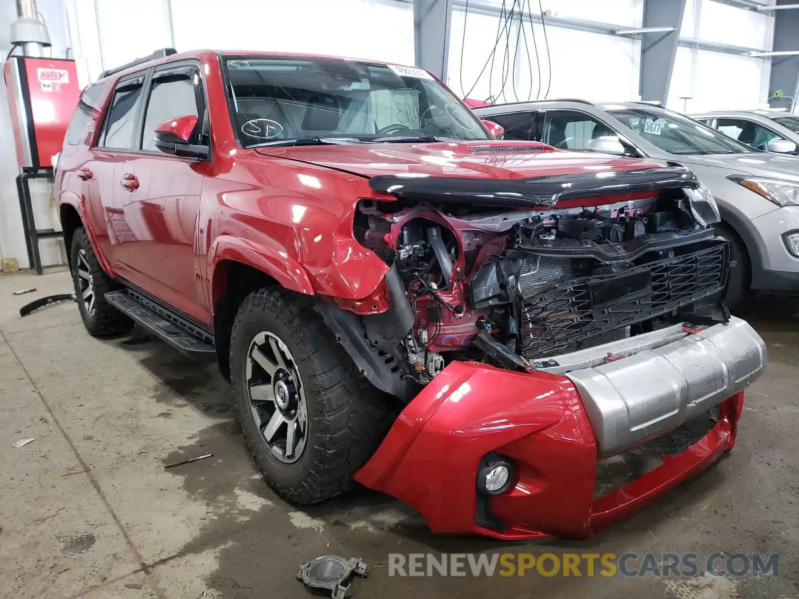 1 Photograph of a damaged car JTEBU5JR6L5785084 TOYOTA 4RUNNER 2020