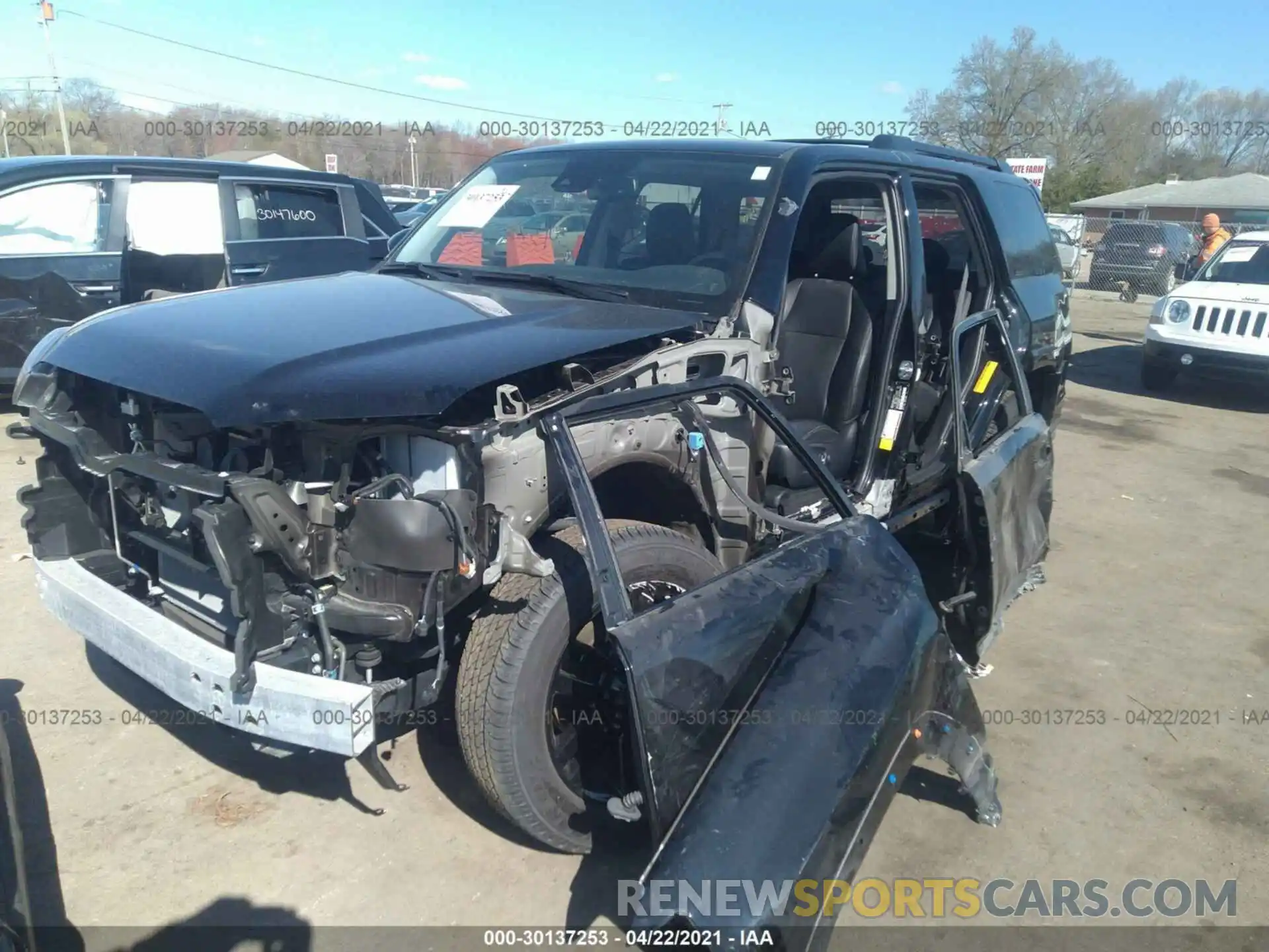 2 Photograph of a damaged car JTEBU5JR6L5789667 TOYOTA 4RUNNER 2020