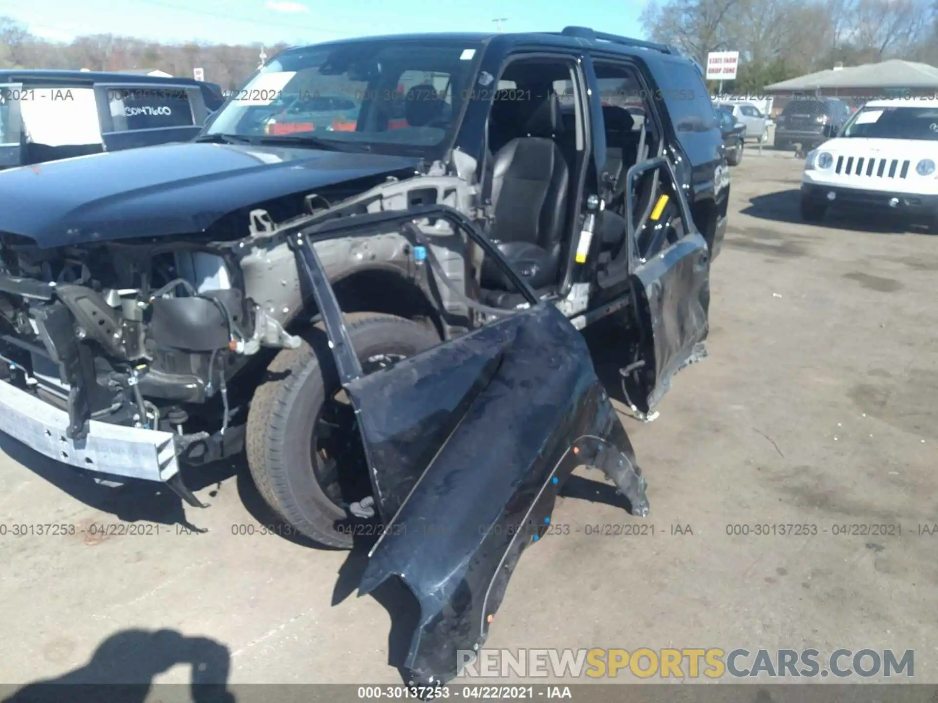 6 Photograph of a damaged car JTEBU5JR6L5789667 TOYOTA 4RUNNER 2020