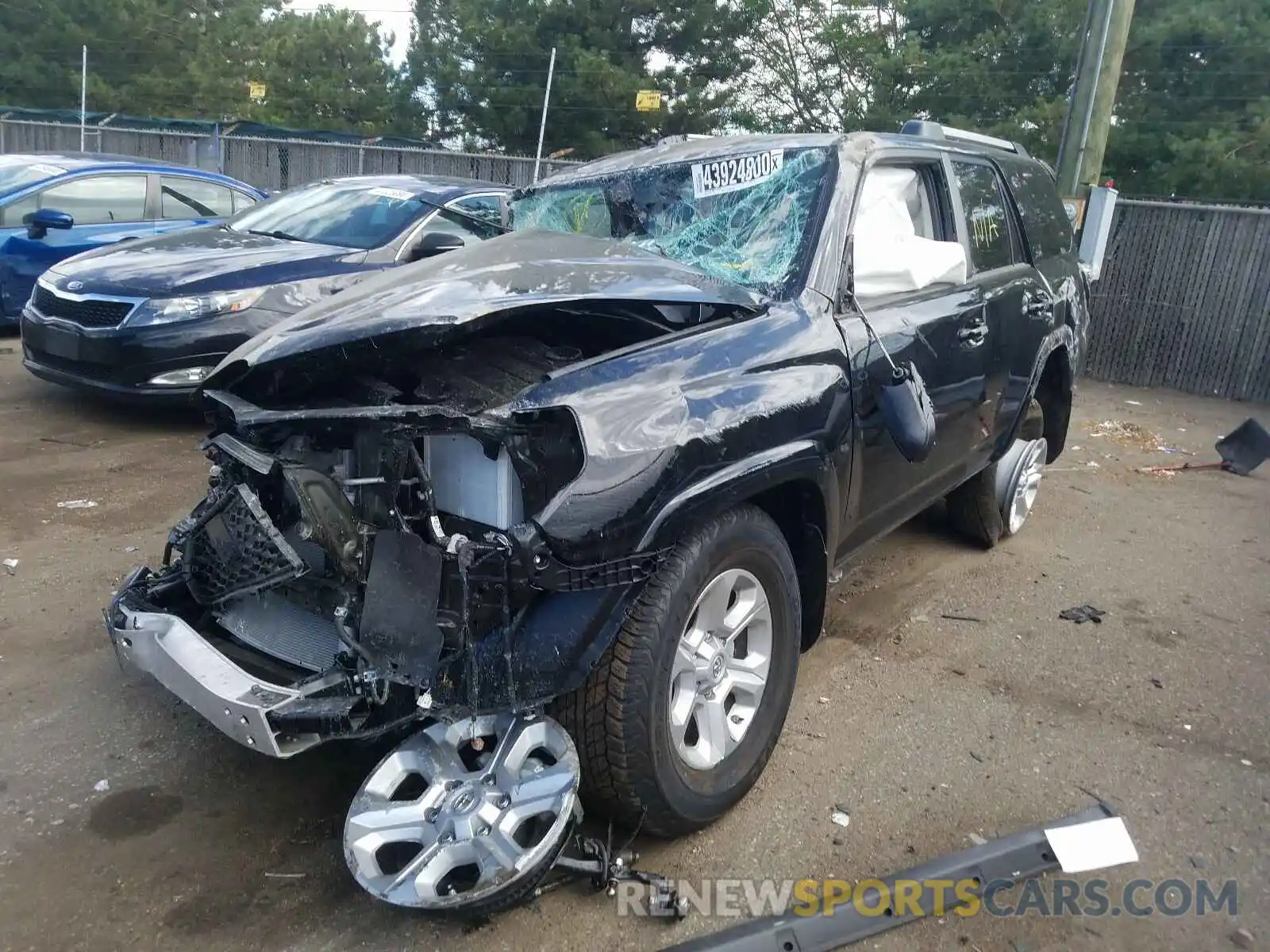 2 Photograph of a damaged car JTEBU5JR6L5795839 TOYOTA 4RUNNER 2020