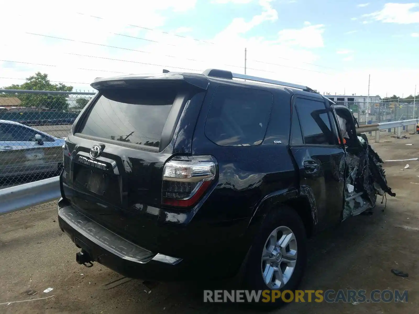 4 Photograph of a damaged car JTEBU5JR6L5795839 TOYOTA 4RUNNER 2020