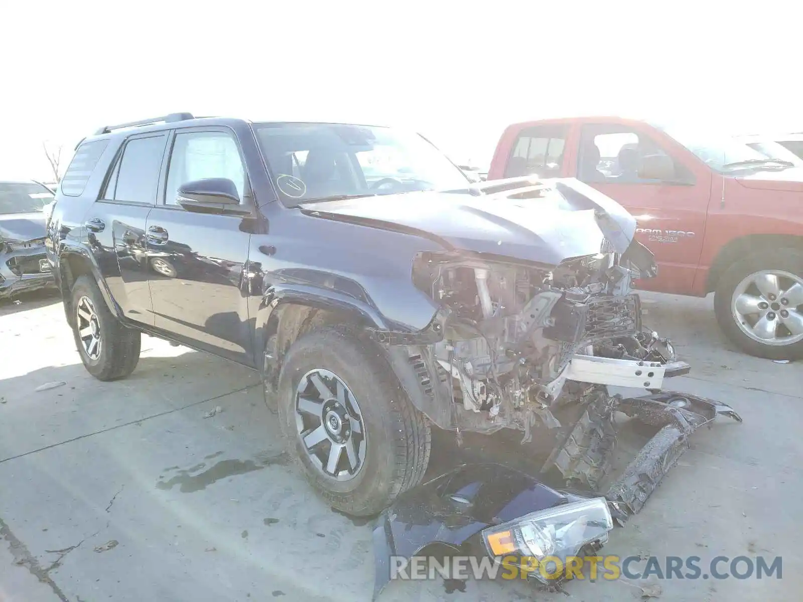 1 Photograph of a damaged car JTEBU5JR6L5808508 TOYOTA 4RUNNER 2020