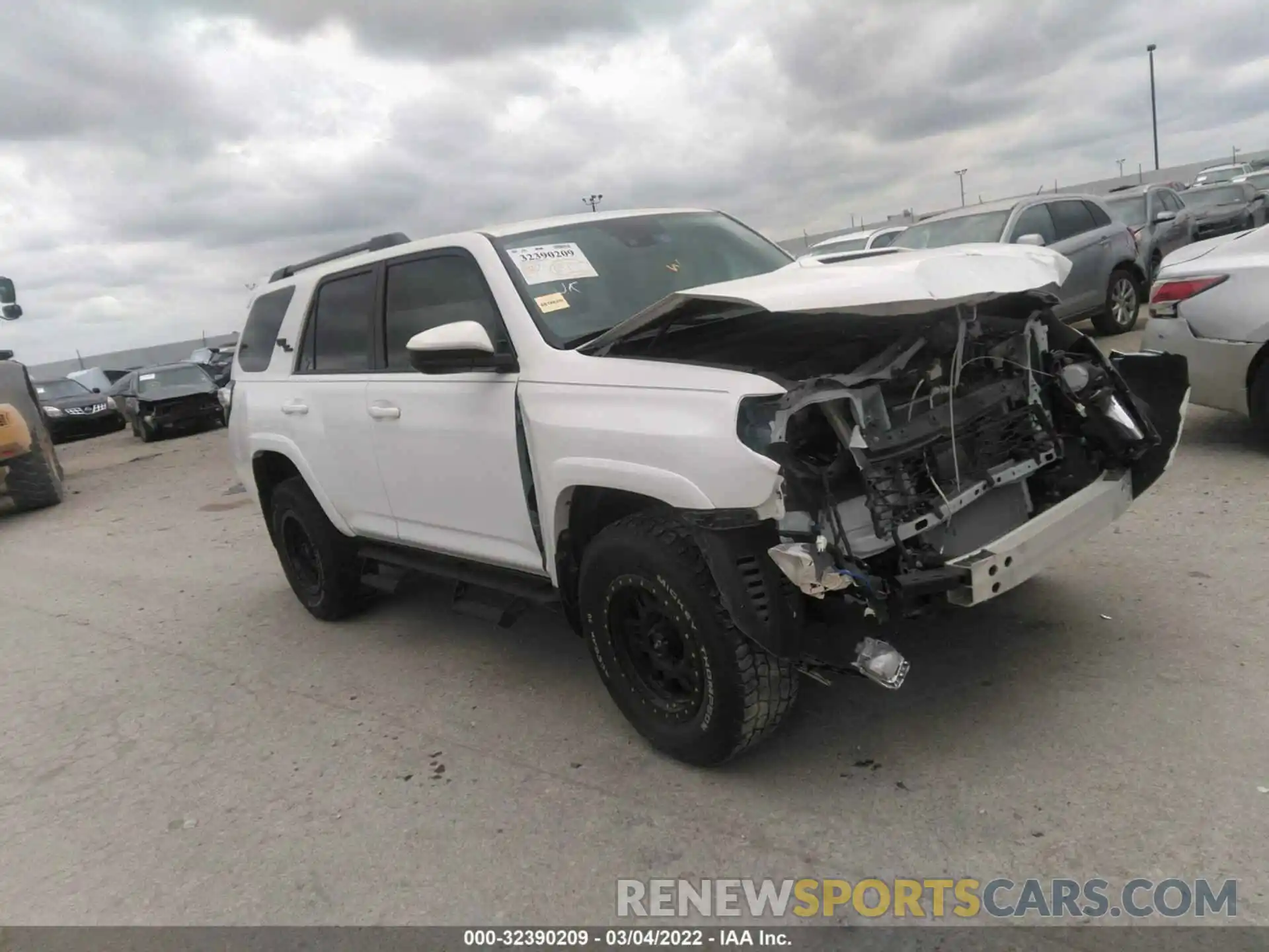 1 Photograph of a damaged car JTEBU5JR6L5808587 TOYOTA 4RUNNER 2020