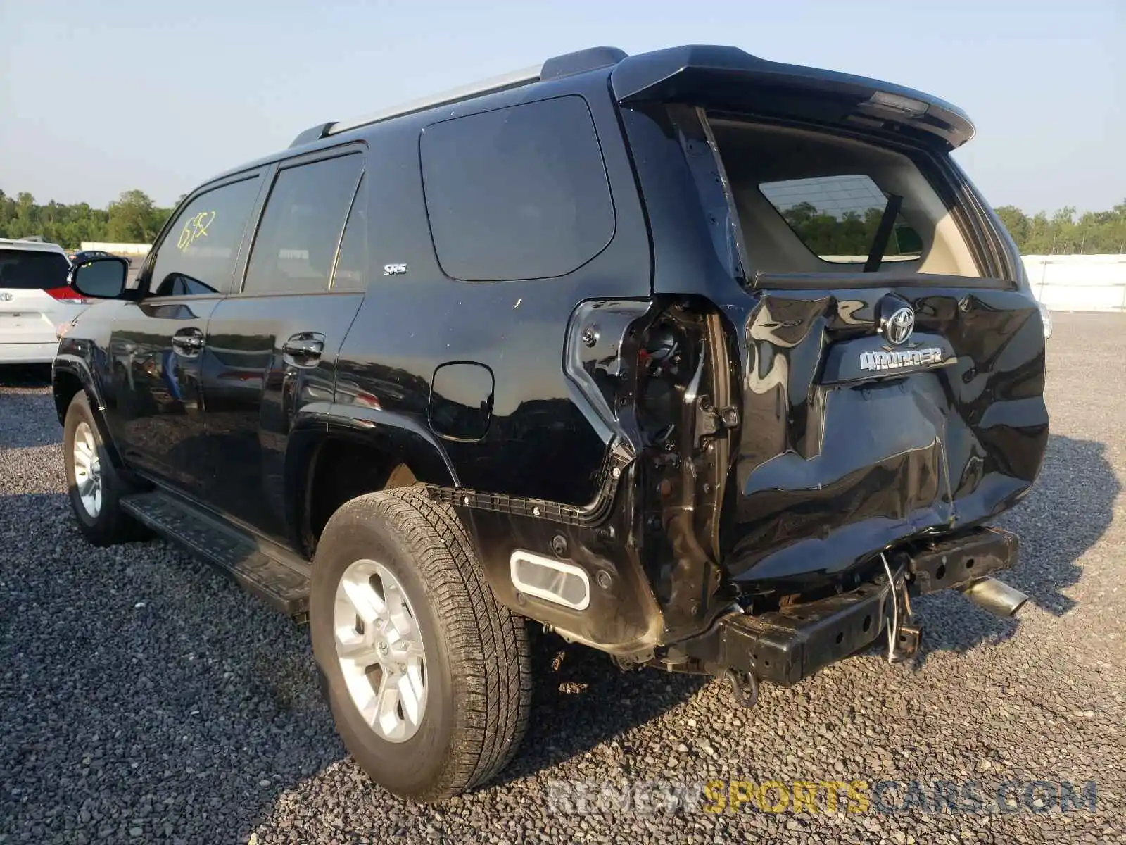 3 Photograph of a damaged car JTEBU5JR6L5809528 TOYOTA 4RUNNER 2020