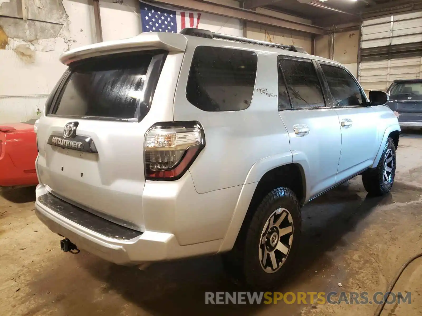 4 Photograph of a damaged car JTEBU5JR6L5812719 TOYOTA 4RUNNER 2020