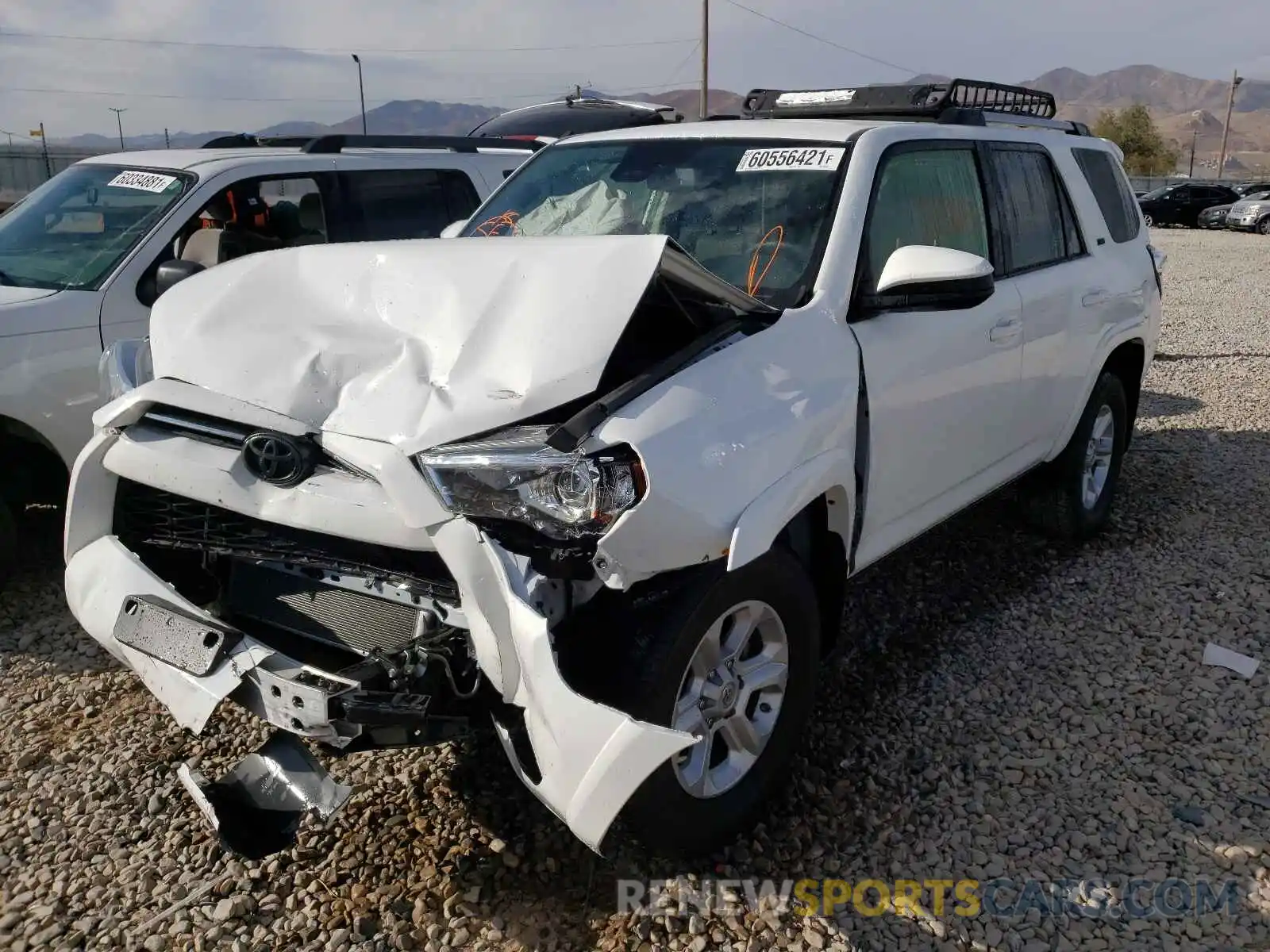 2 Photograph of a damaged car JTEBU5JR6L5816463 TOYOTA 4RUNNER 2020