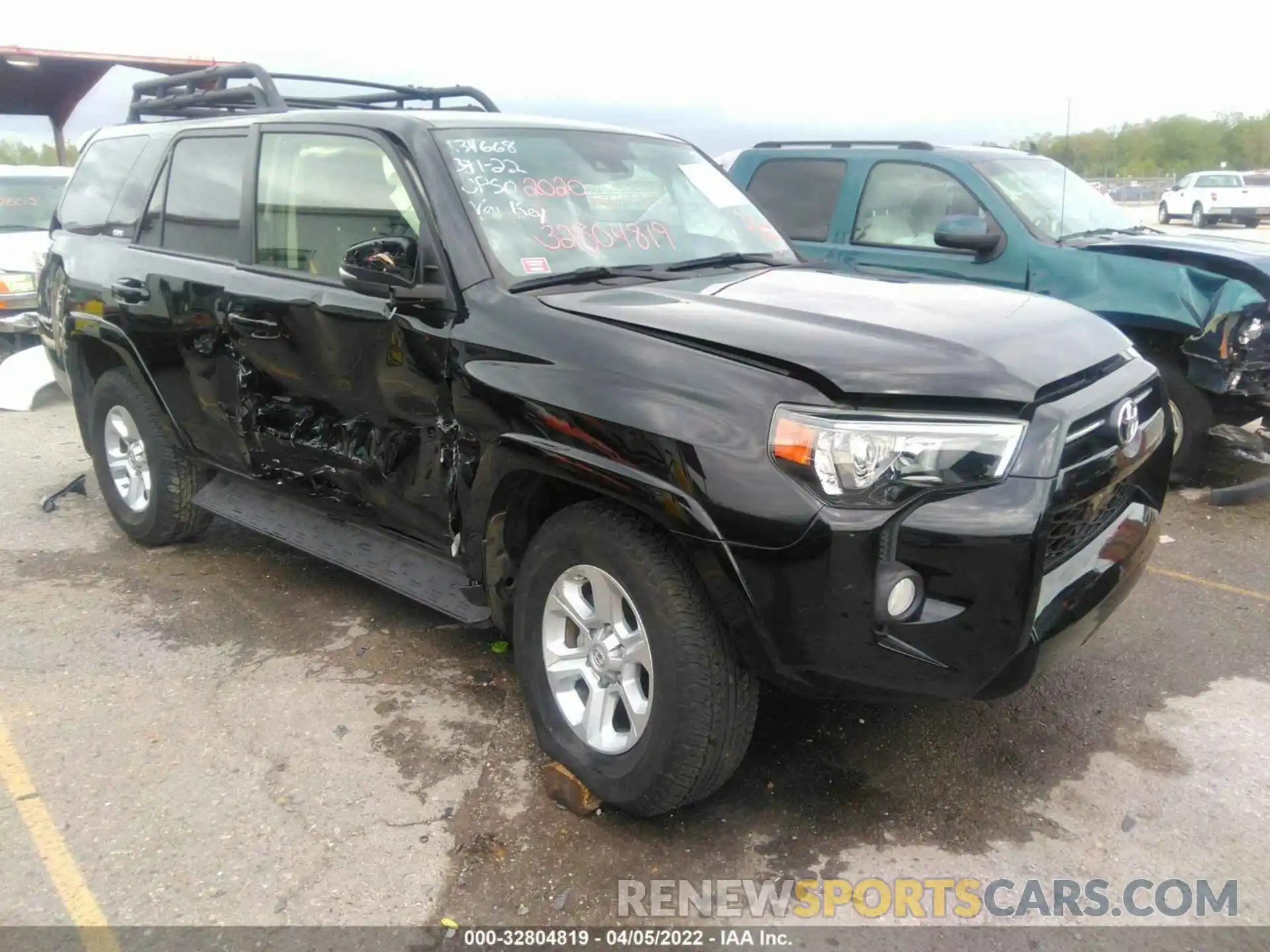 1 Фотография поврежденного автомобиля JTEBU5JR6L5817161 TOYOTA 4RUNNER 2020